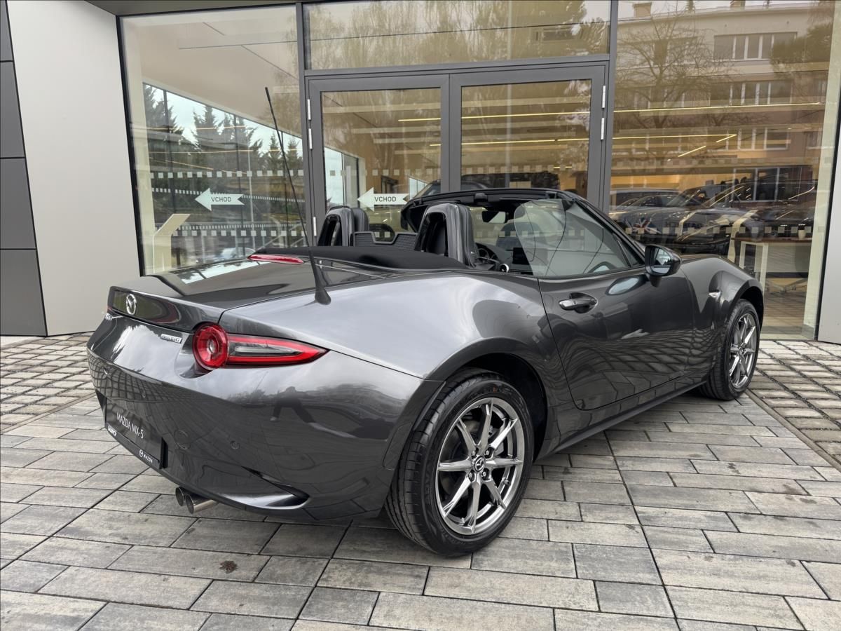 Mazda MX-5, 1,5 132ps 6MT RWD Exlusive-Lin - fotka 2