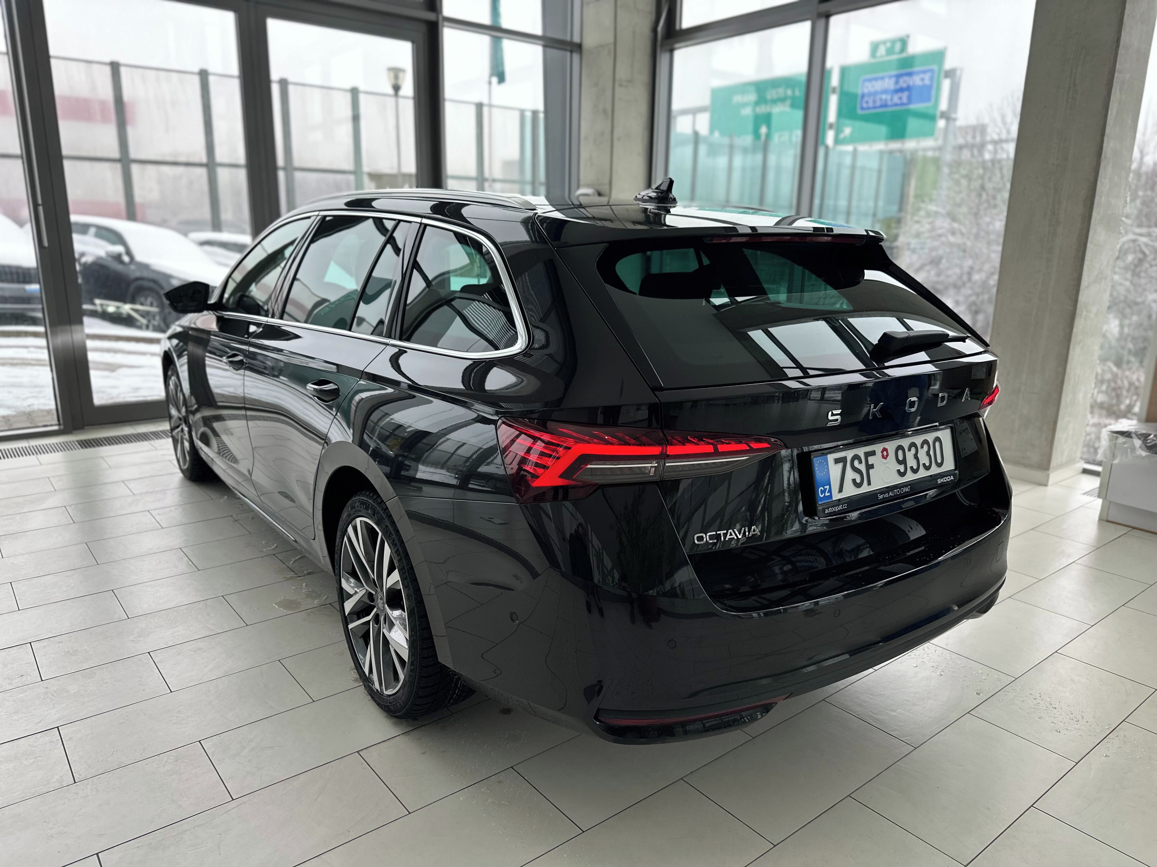 Škoda Octavia, Excl. Sel. 2,0 TDI 110 kW - fotka 5