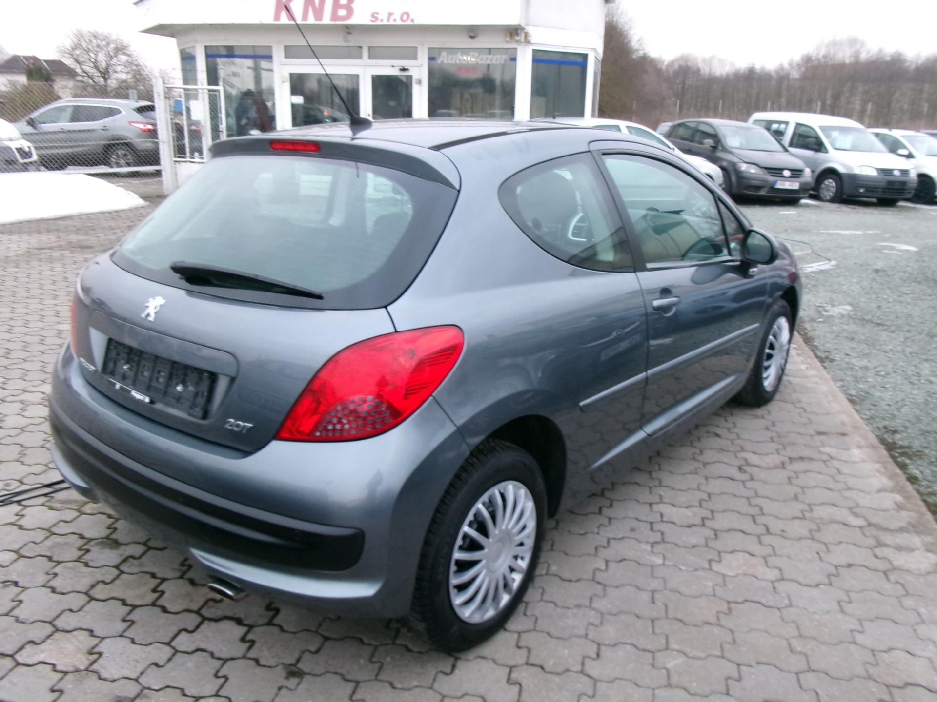 Peugeot 207, 1.4i 70kw,klima - fotka 6