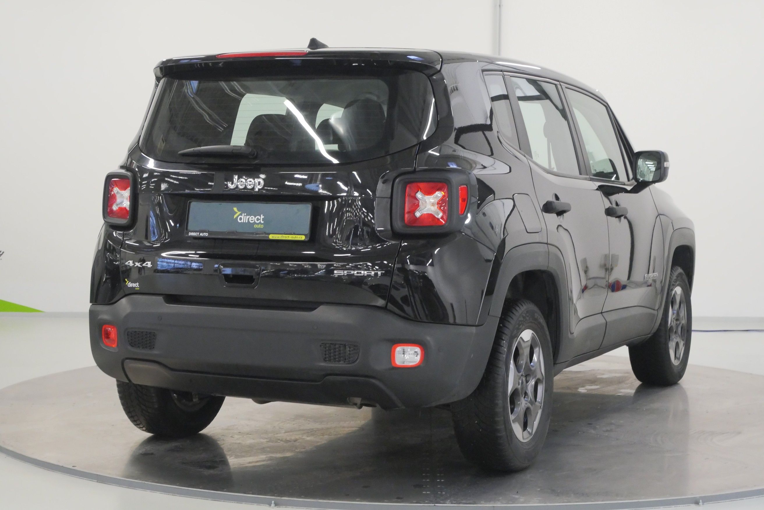 Jeep Renegade, 2.0 MJT 88 kW 4WD Sport - fotka 2