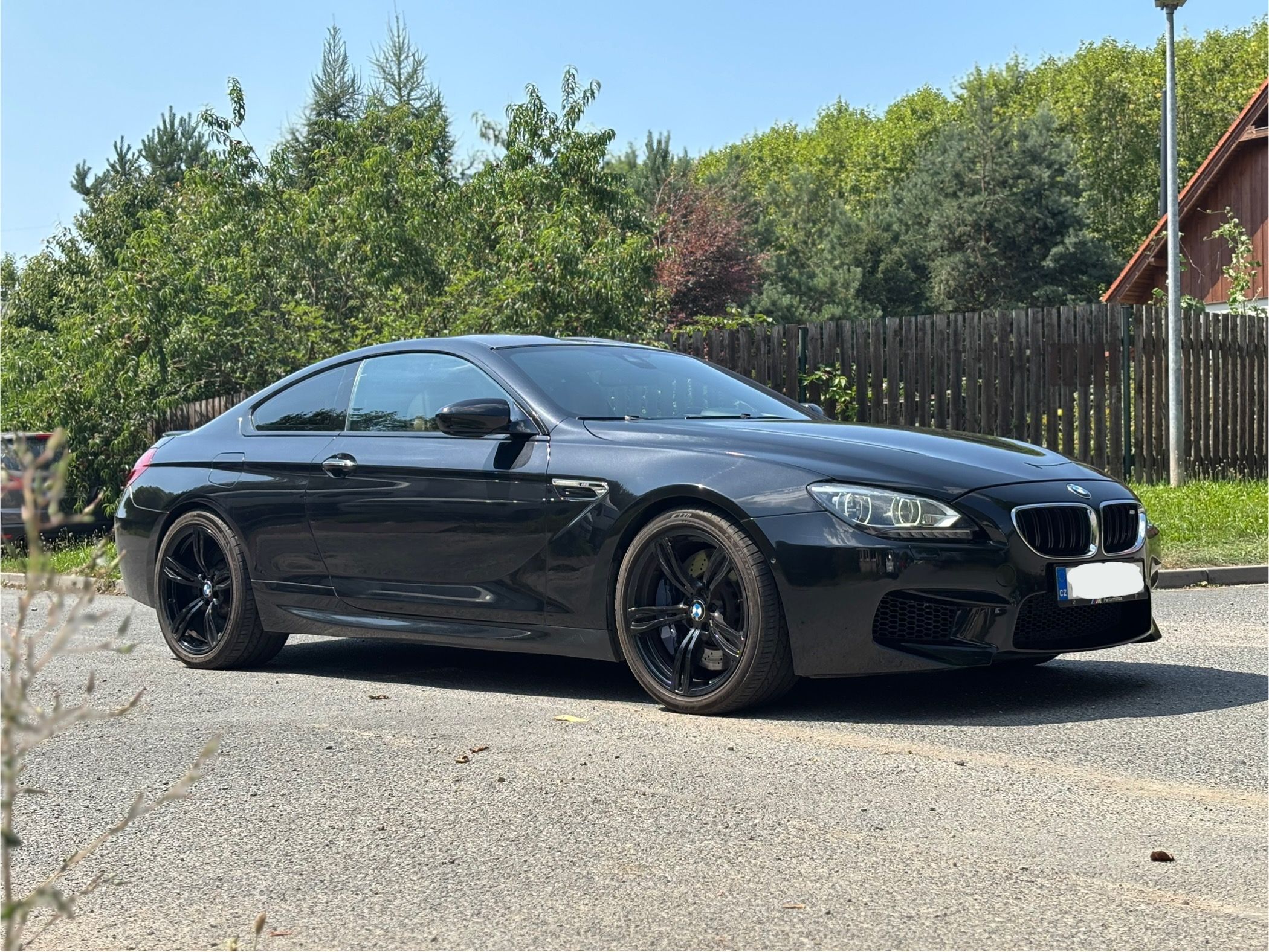 BMW M6, US model, Plná výbava - fotka 3