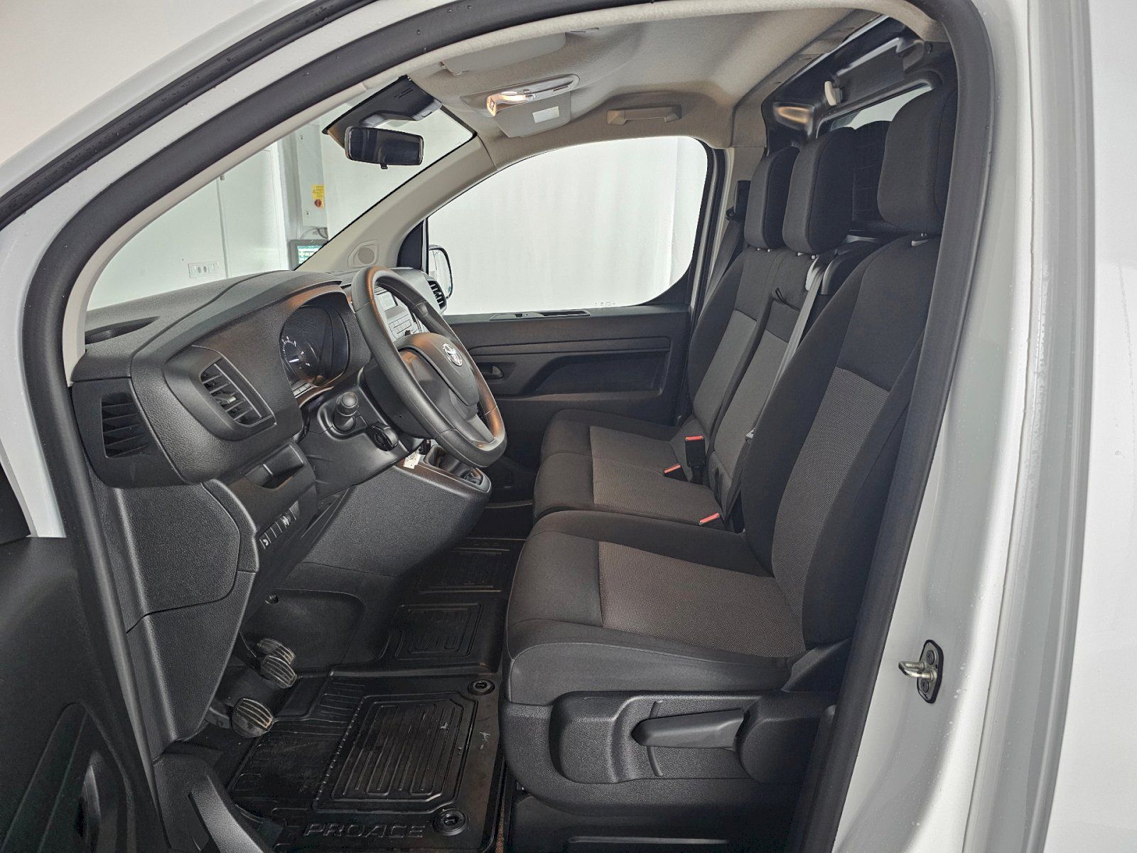 Toyota Proace, 2.0D 140k ACTIVE L2 - fotka 6