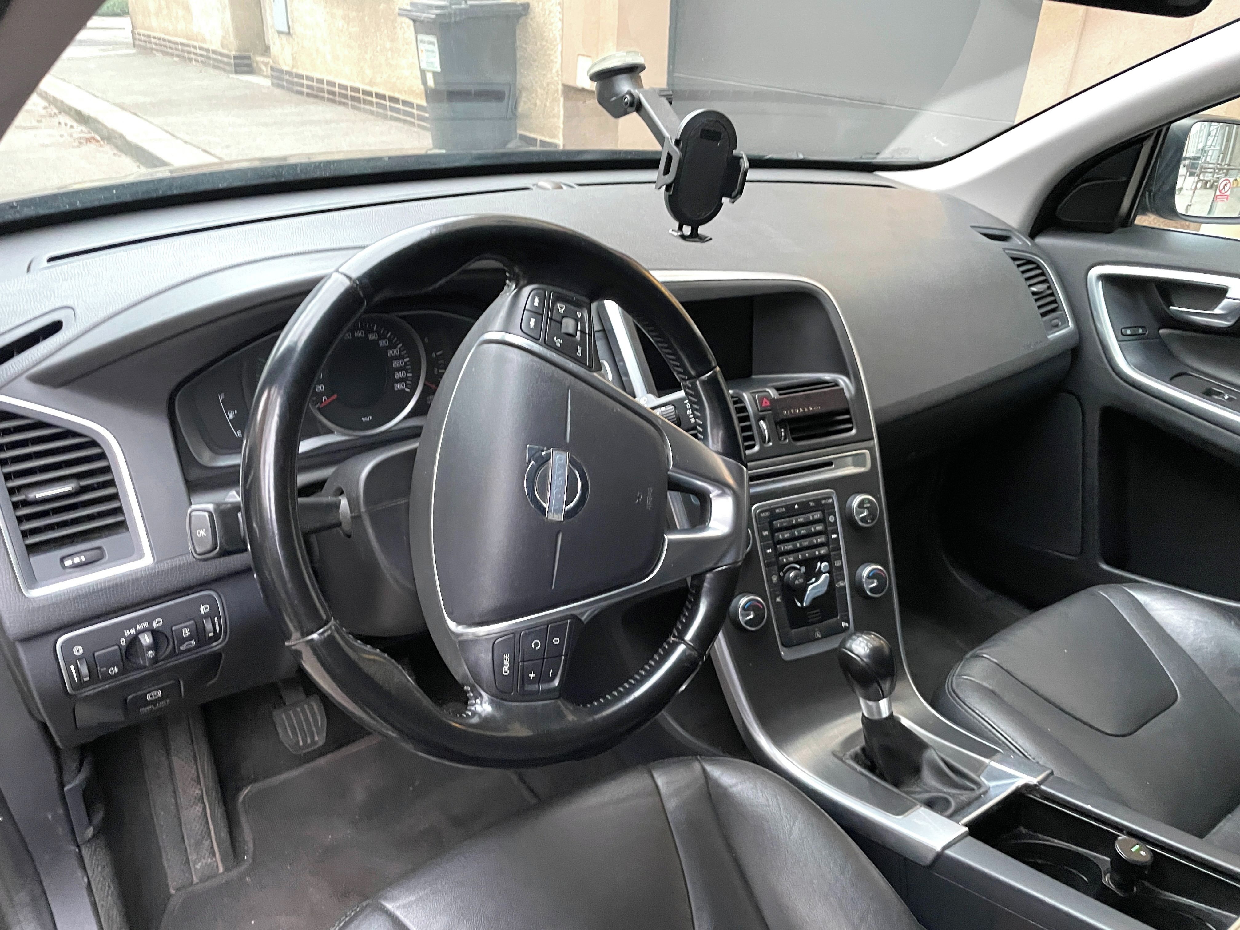 Volvo XC60, 2. majitel - Servisováno - fotka 5