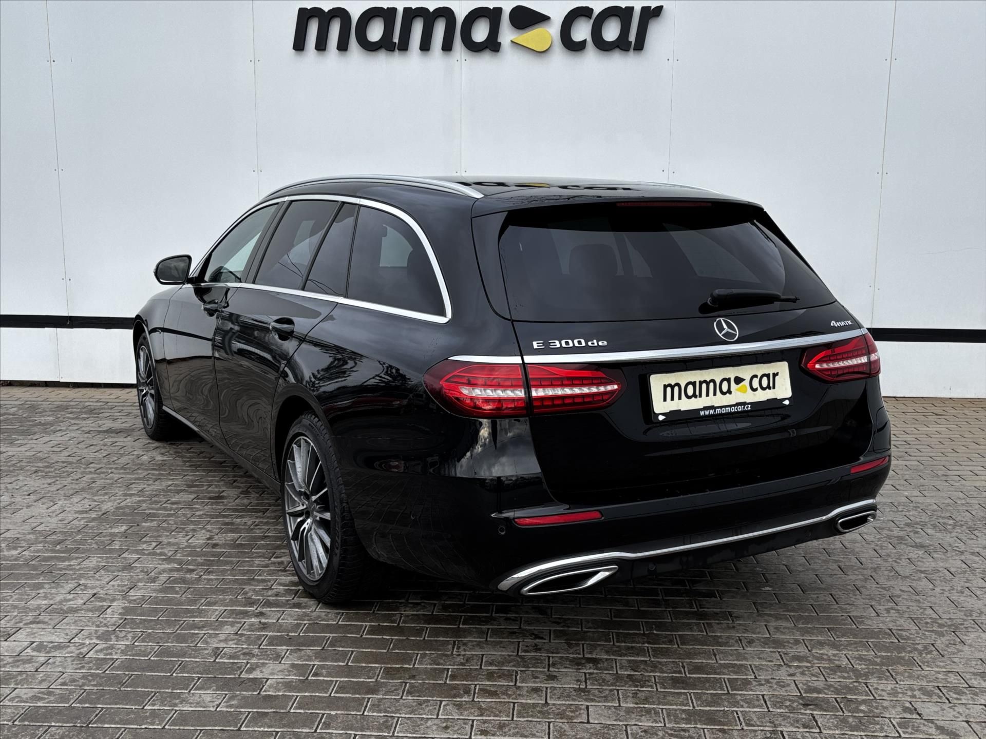 Mercedes-Benz Třídy E, 300de 4MATIC TAŽNÉ DPH - fotka 5