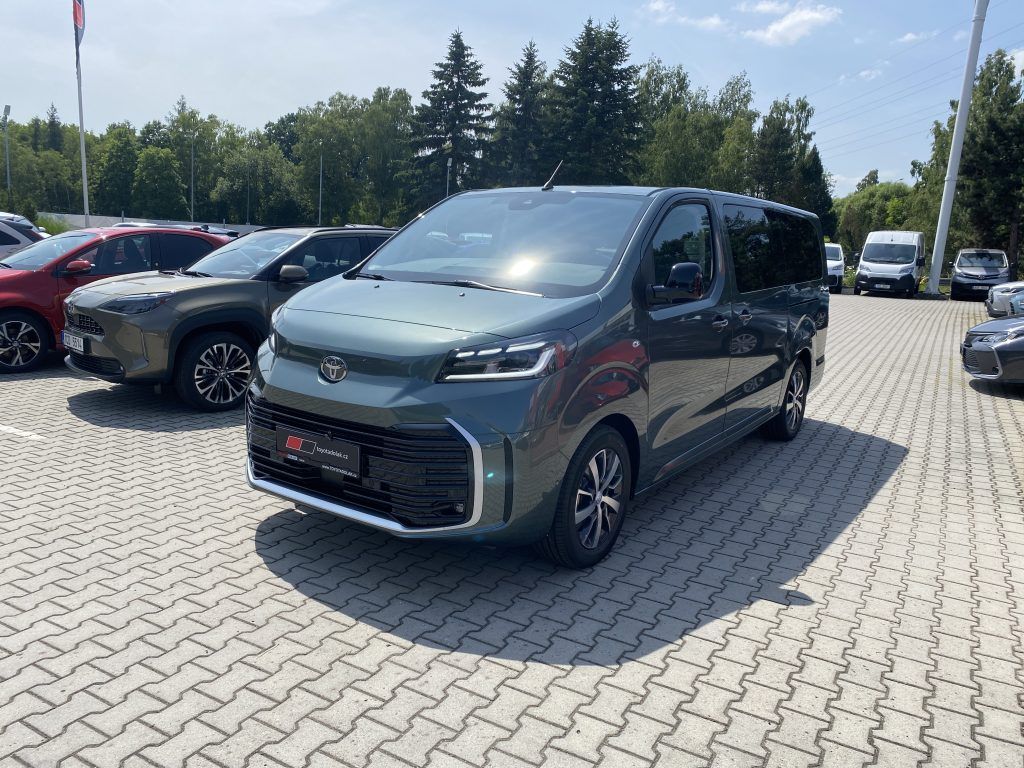 Toyota Proace Verso, 2,0 Diesel L2 8/AT Family Web - fotka 2