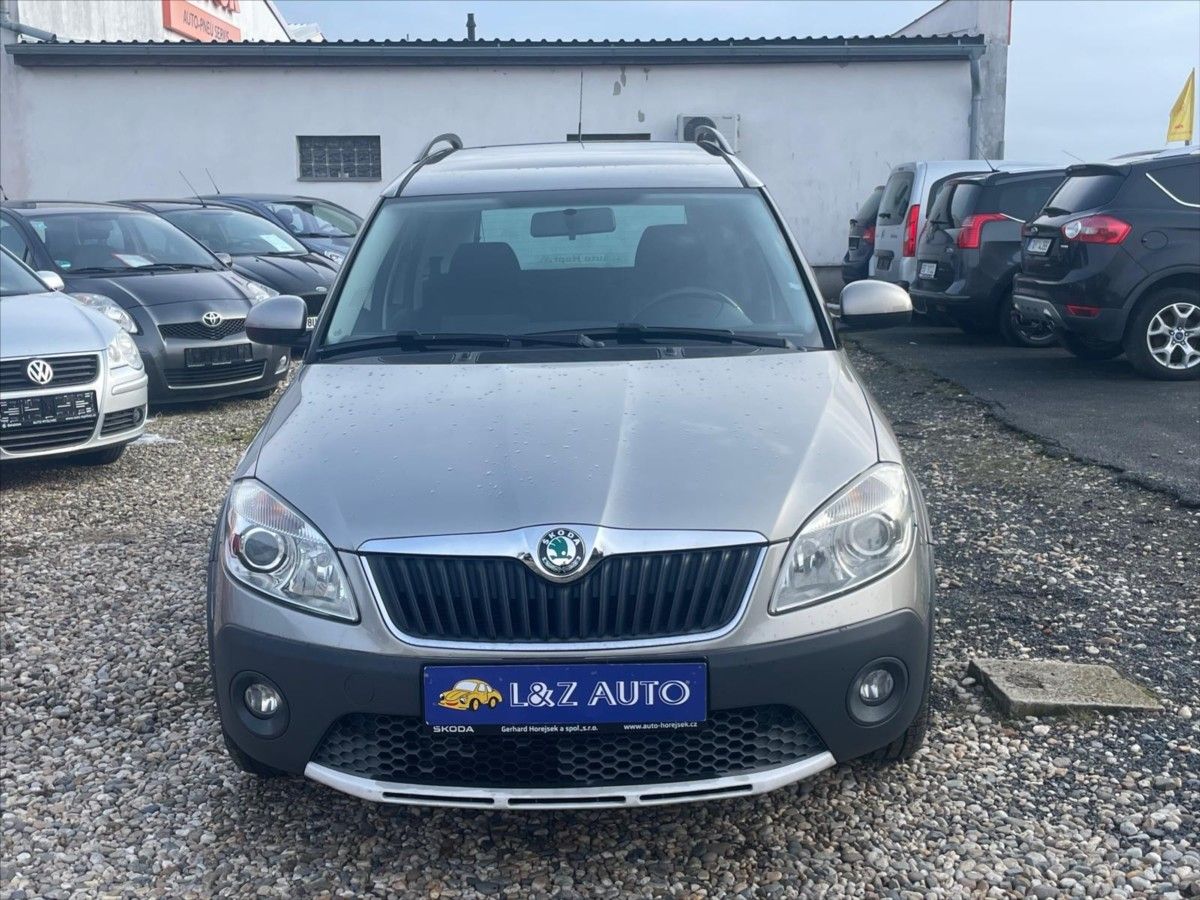 Škoda Roomster, 1,6 TDi SCOUT - fotka 2