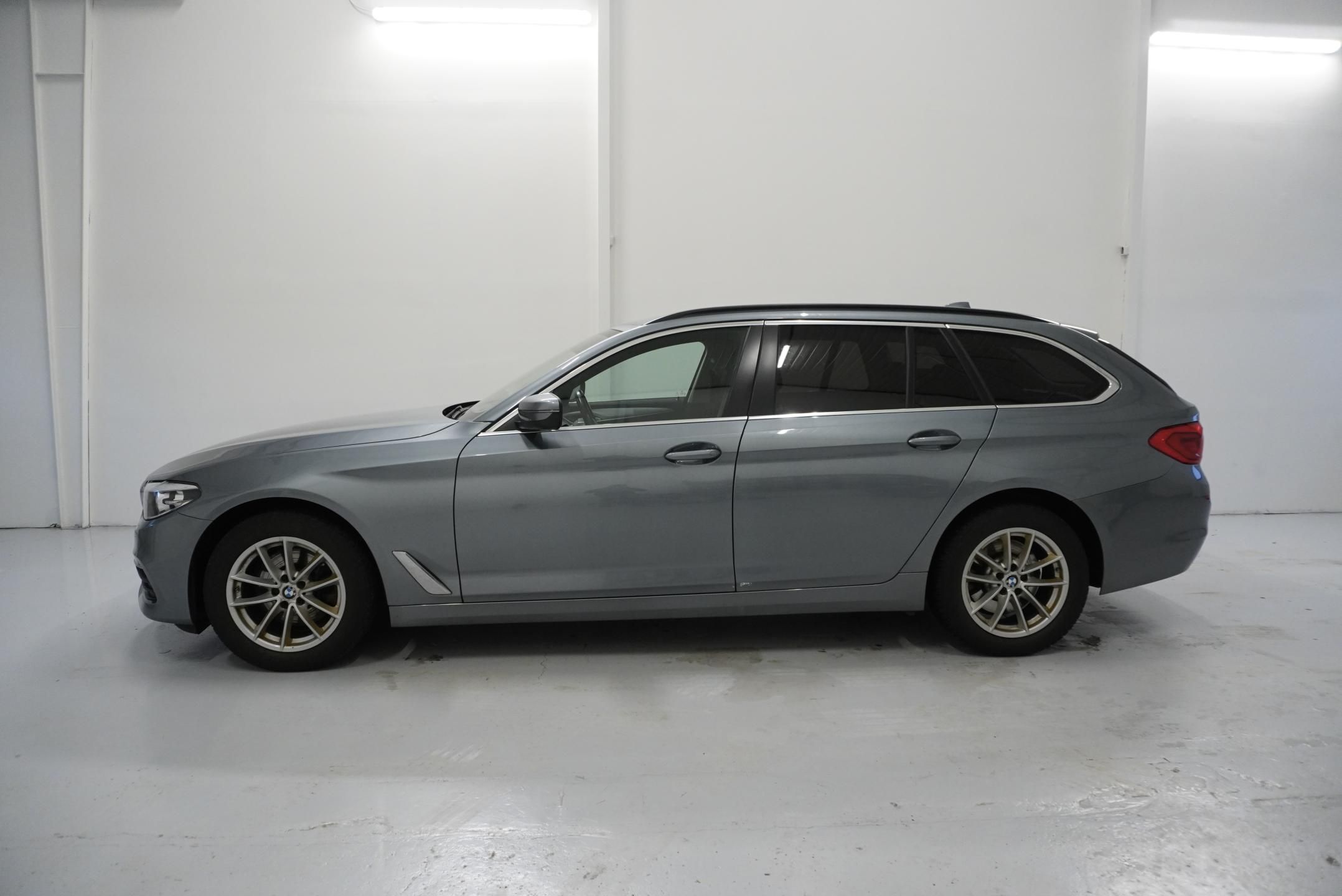 BMW Řada 5, 520D TOURING STEPTRONIC - fotka 5