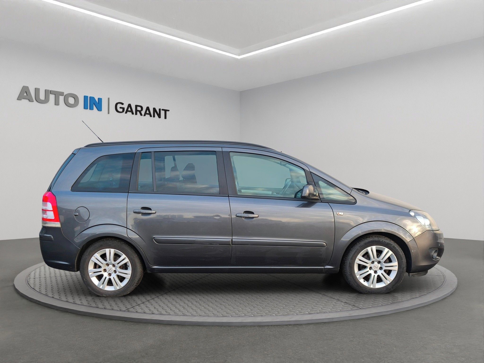 Opel Zafira, 1.6 85kw, ČR, 1.maj, tažné - fotka 5