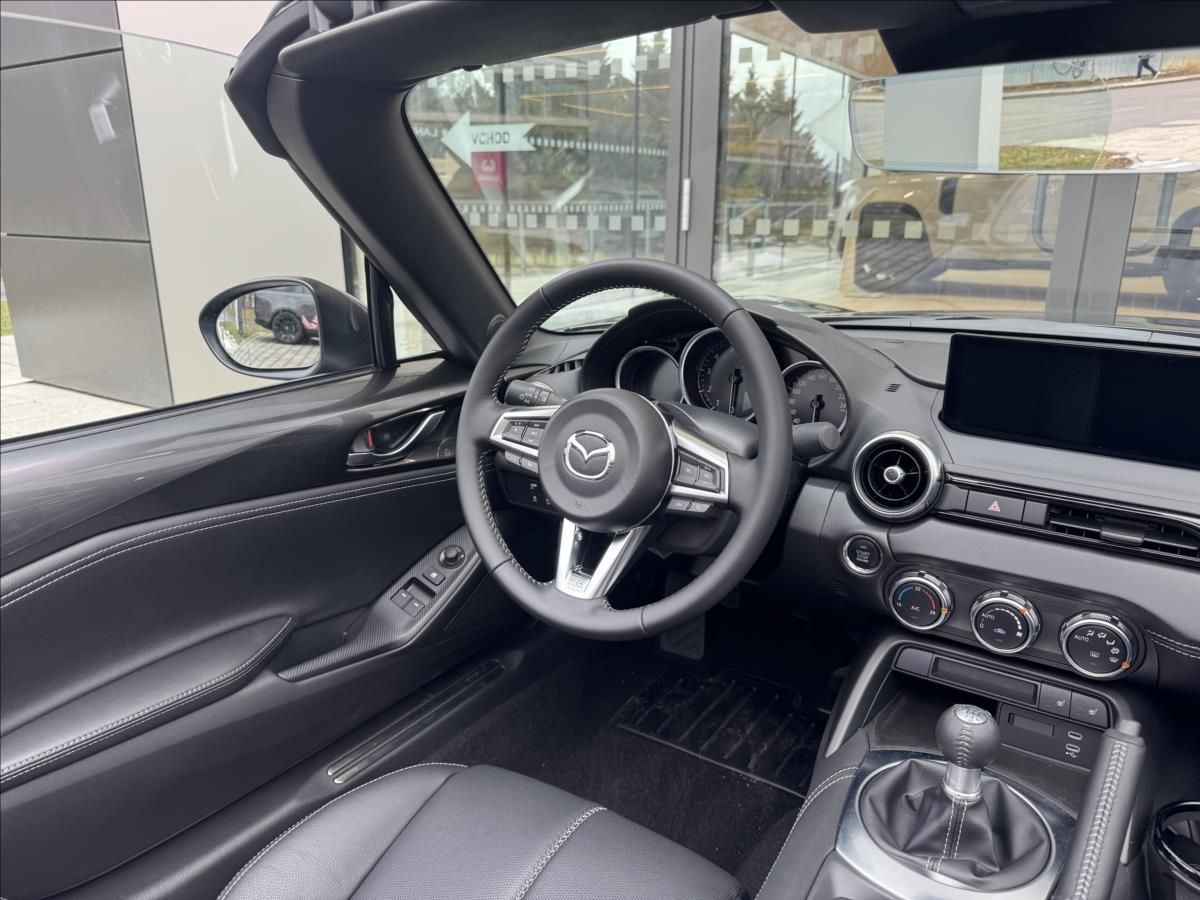 Mazda MX-5, 1,5 132ps 6MT RWD Exlusive-Lin - fotka 5