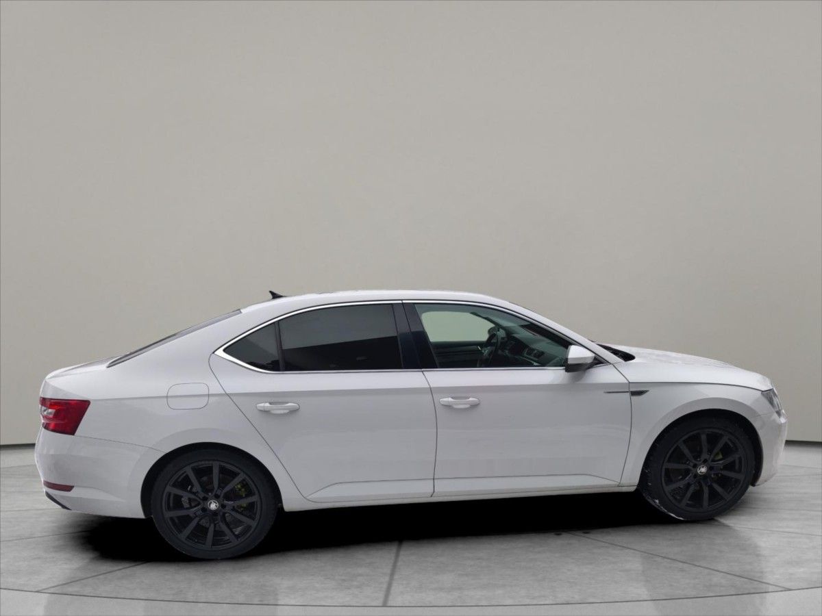 Škoda Superb, 2,0 TDI 110KW SEDAN - fotka 6
