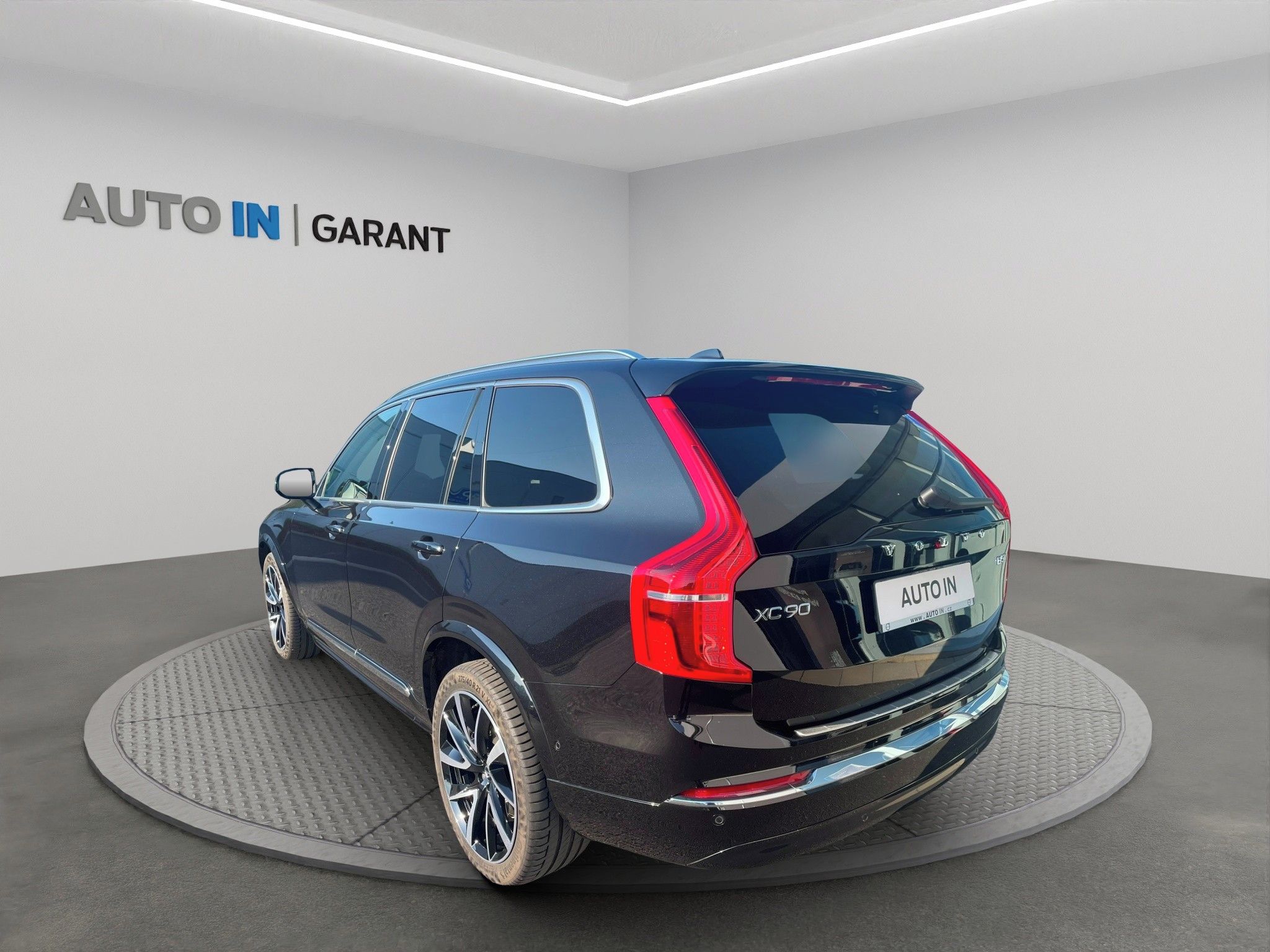 Volvo XC90, 4x4,Nejvyšší výbava,Vzduch.pod - fotka 4