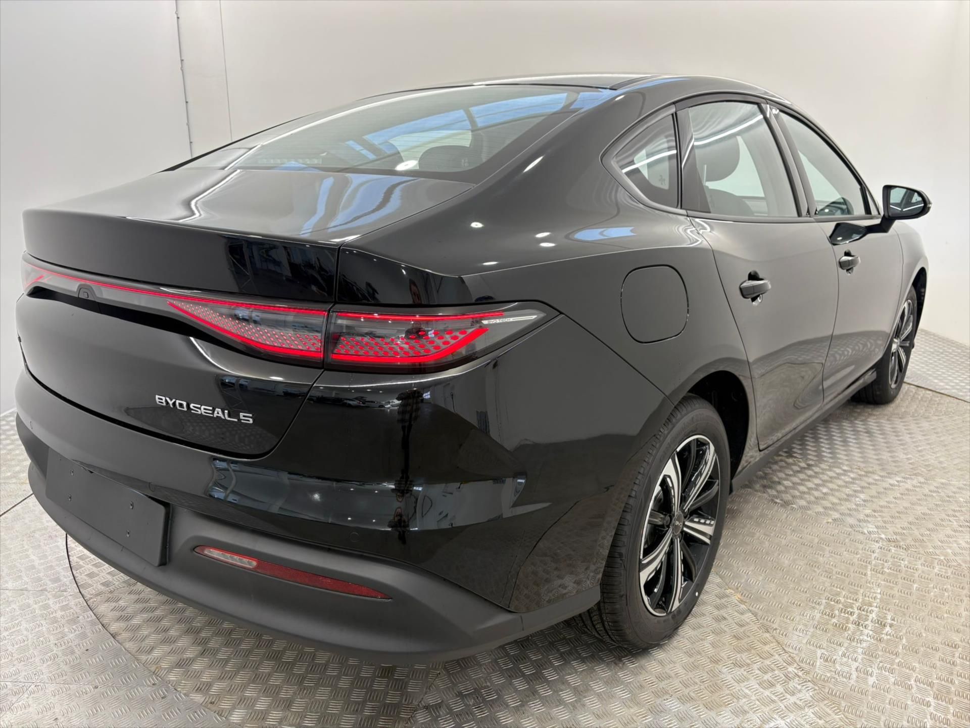 BYD Seal 5 DM-i, 156 Kw Design - fotka 2