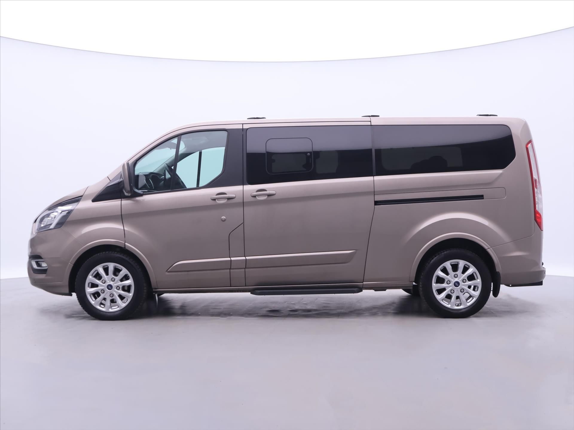 Ford Tourneo Custom, 2,0 TDCI 125kW L2 Titanium DPH - fotka 4