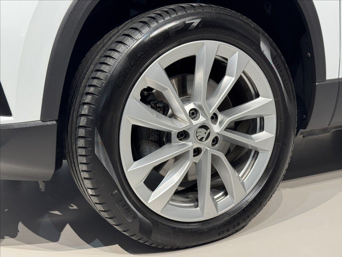 Škoda Karoq, 2,0 TDi  DSG 4x4 Style Virtual - fotka 6