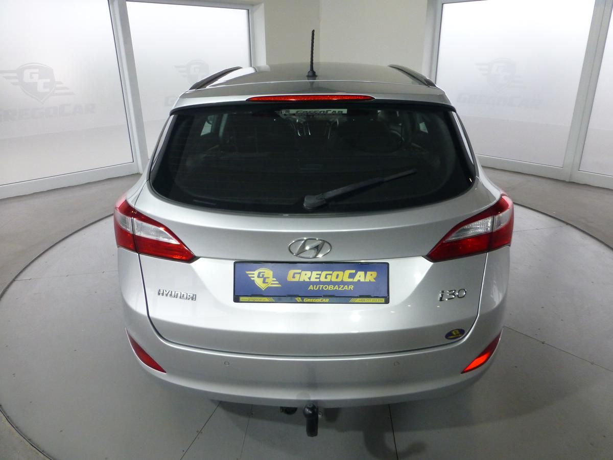 Hyundai i30, 1,6CRDI*ALU**VYHŘ.SED***KAMERA - fotka 6