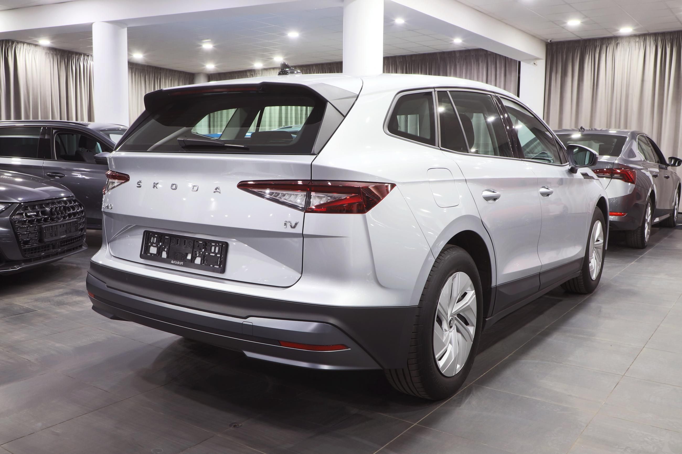 Škoda Enyaq iV, 50 109kW Full LED 94,7% SOH - fotka 4