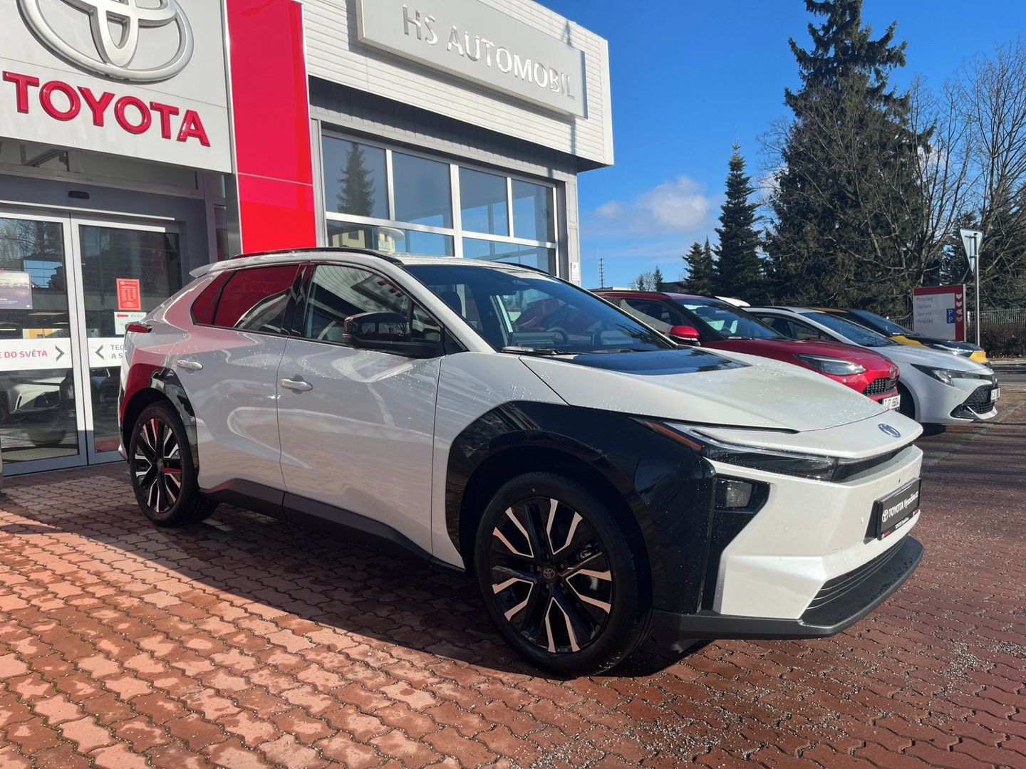 Toyota bZ4X, MC25 BEV AT 4X4 Executive - fotka 3