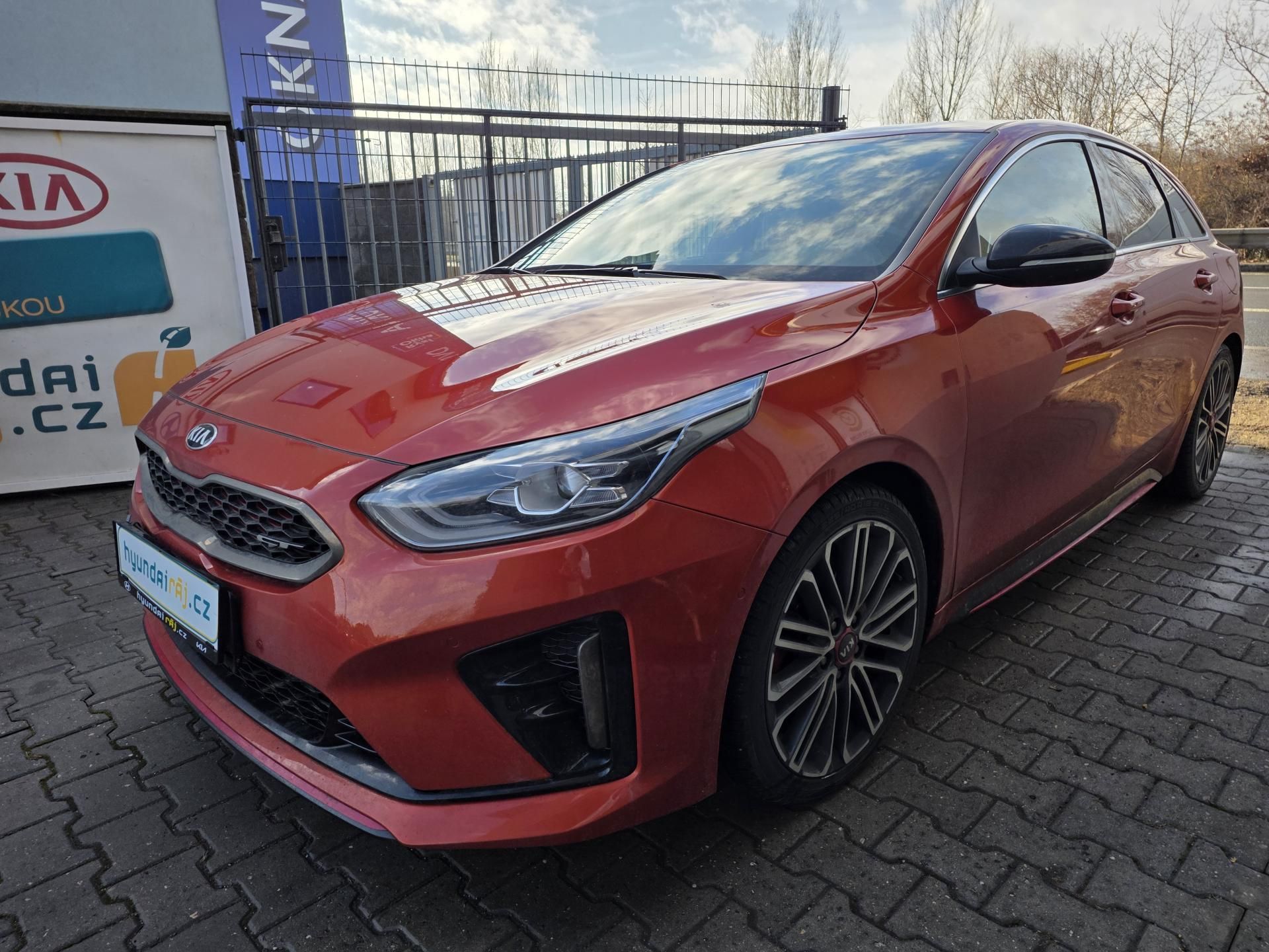Kia Pro_cee´d, 1.6-V ZÁRUCE-MAX.VÝBAVA-NAVI - fotka 4