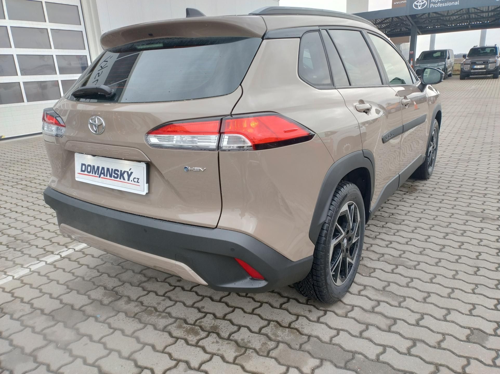 Toyota Corolla Cross, 1.8 FHEV Comfort Business+ - fotka 5