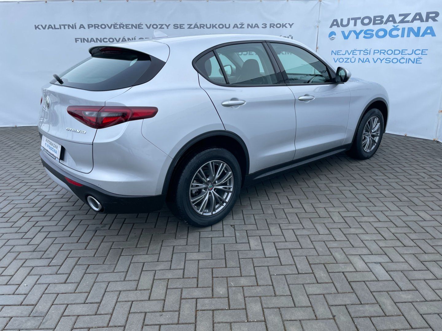 Alfa Romeo Stelvio, 2.2 JTD Q4 140kW 4X4 AUTOMAT - fotka 4