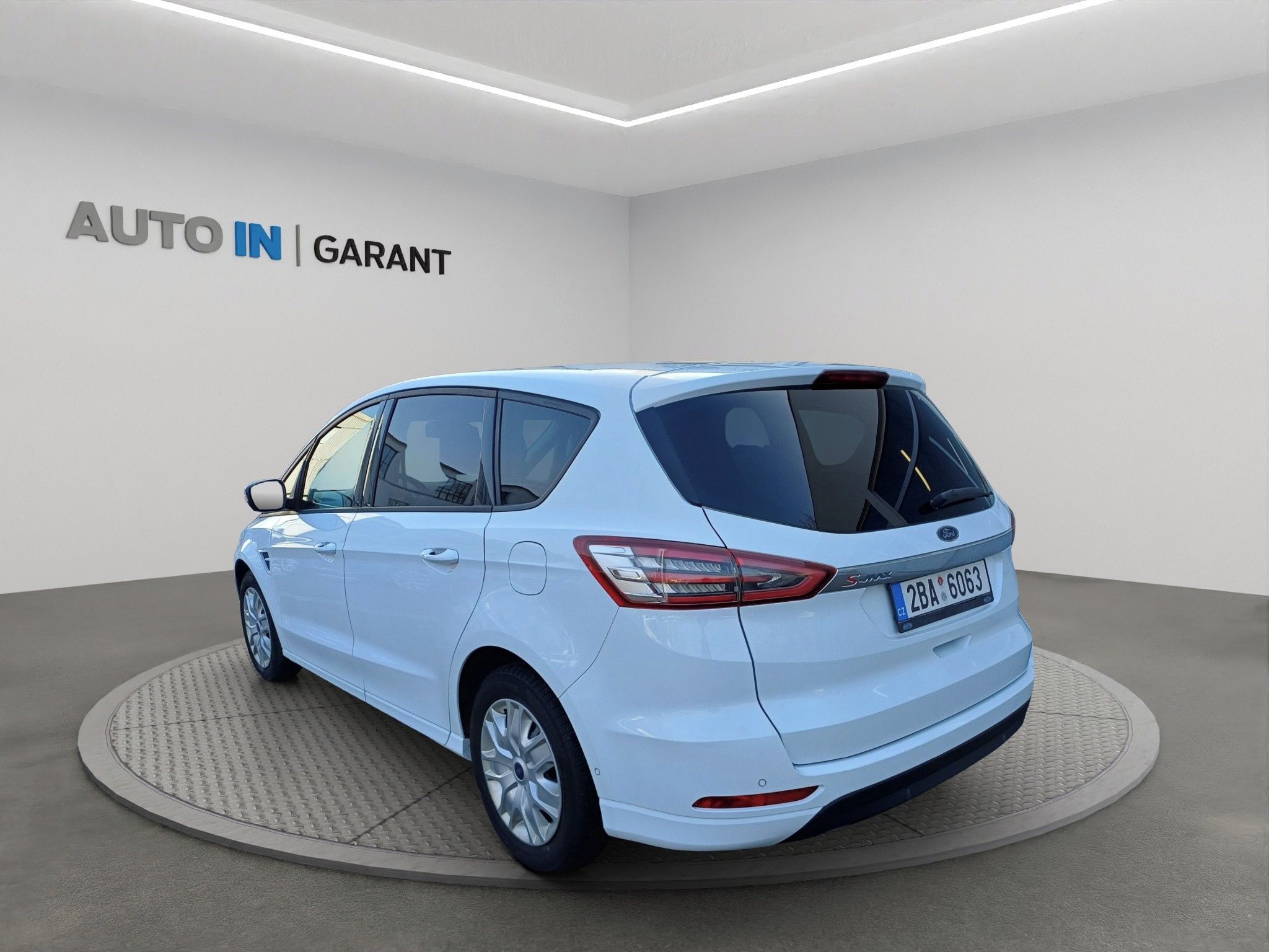 Ford S-MAX, 1,5 118 KW - fotka 3