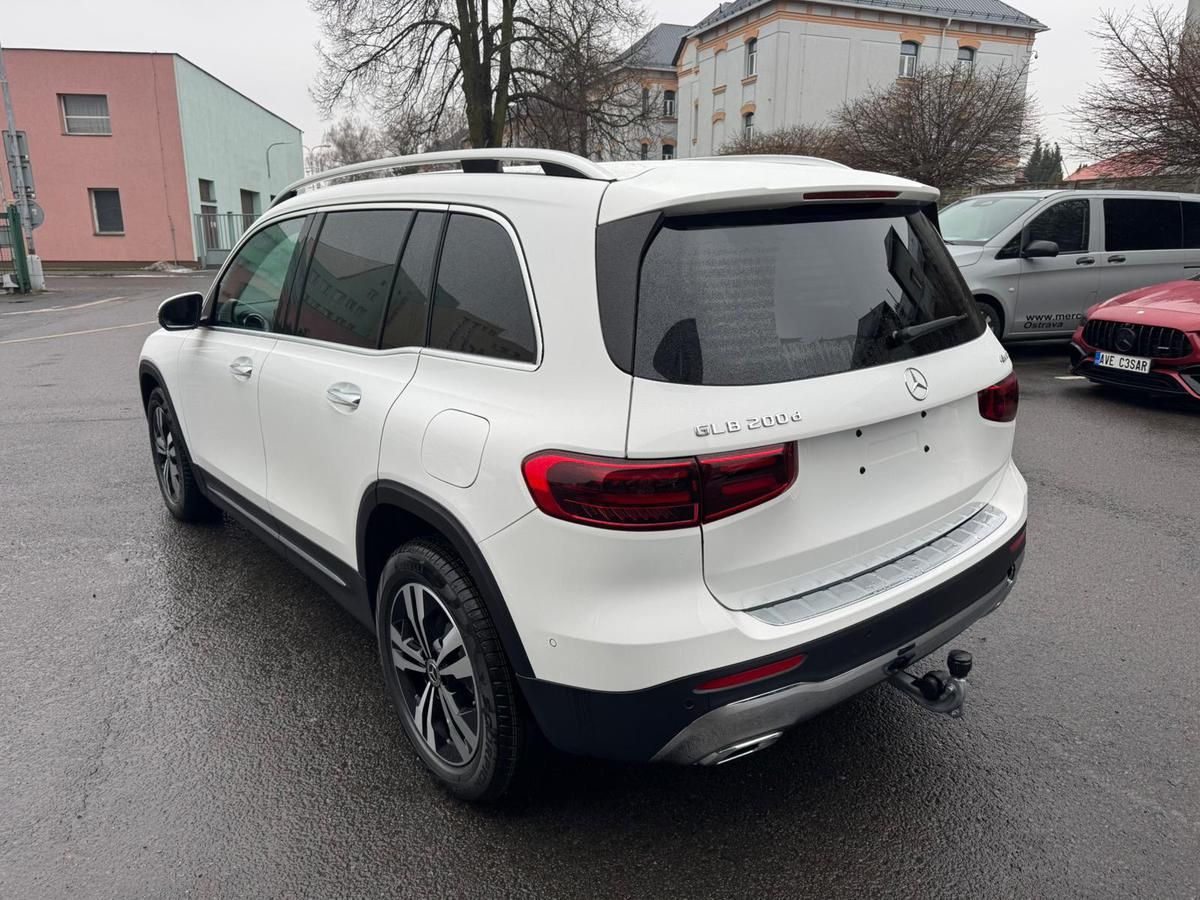 Mercedes-Benz GLB, 200 d 4MATIC - fotka 4