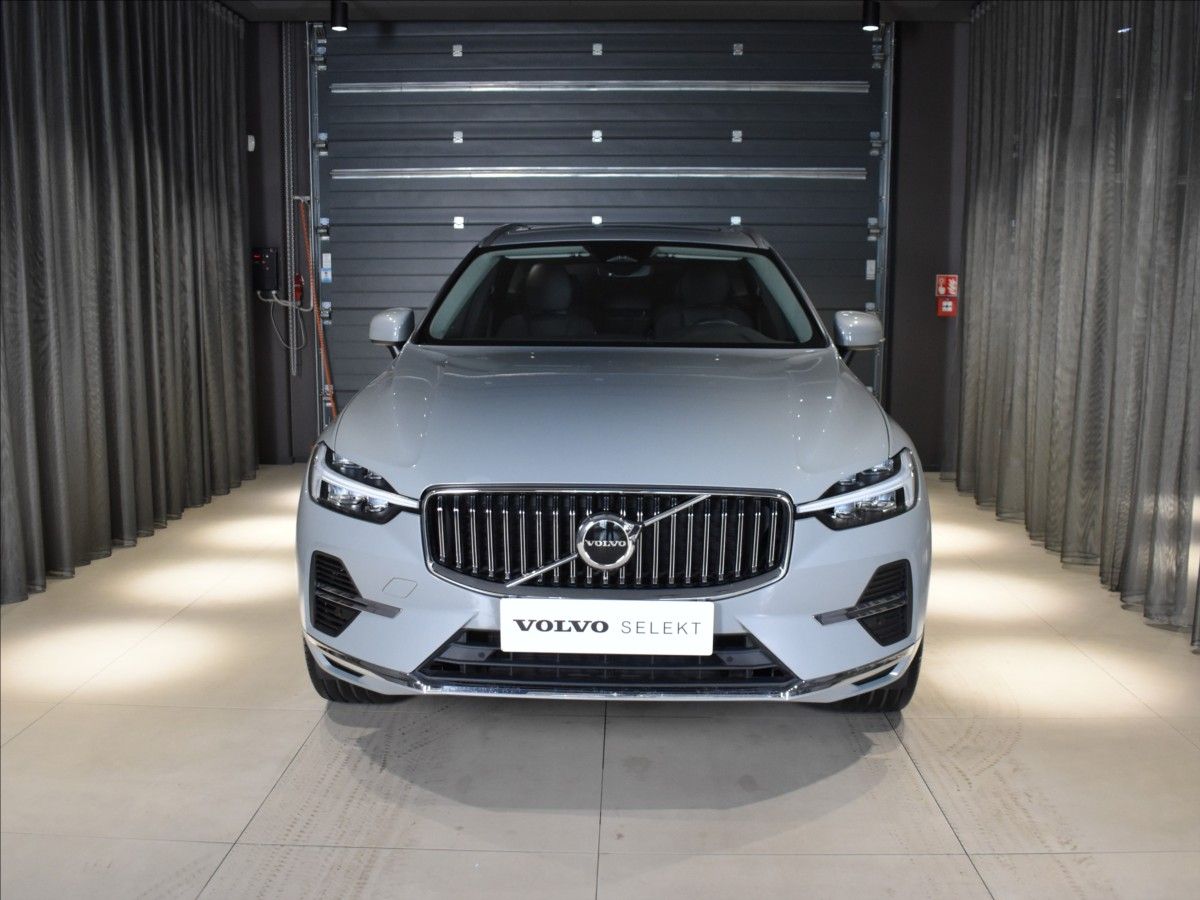 Volvo XC60, 2,0 T6 AWD Plus - fotka 6