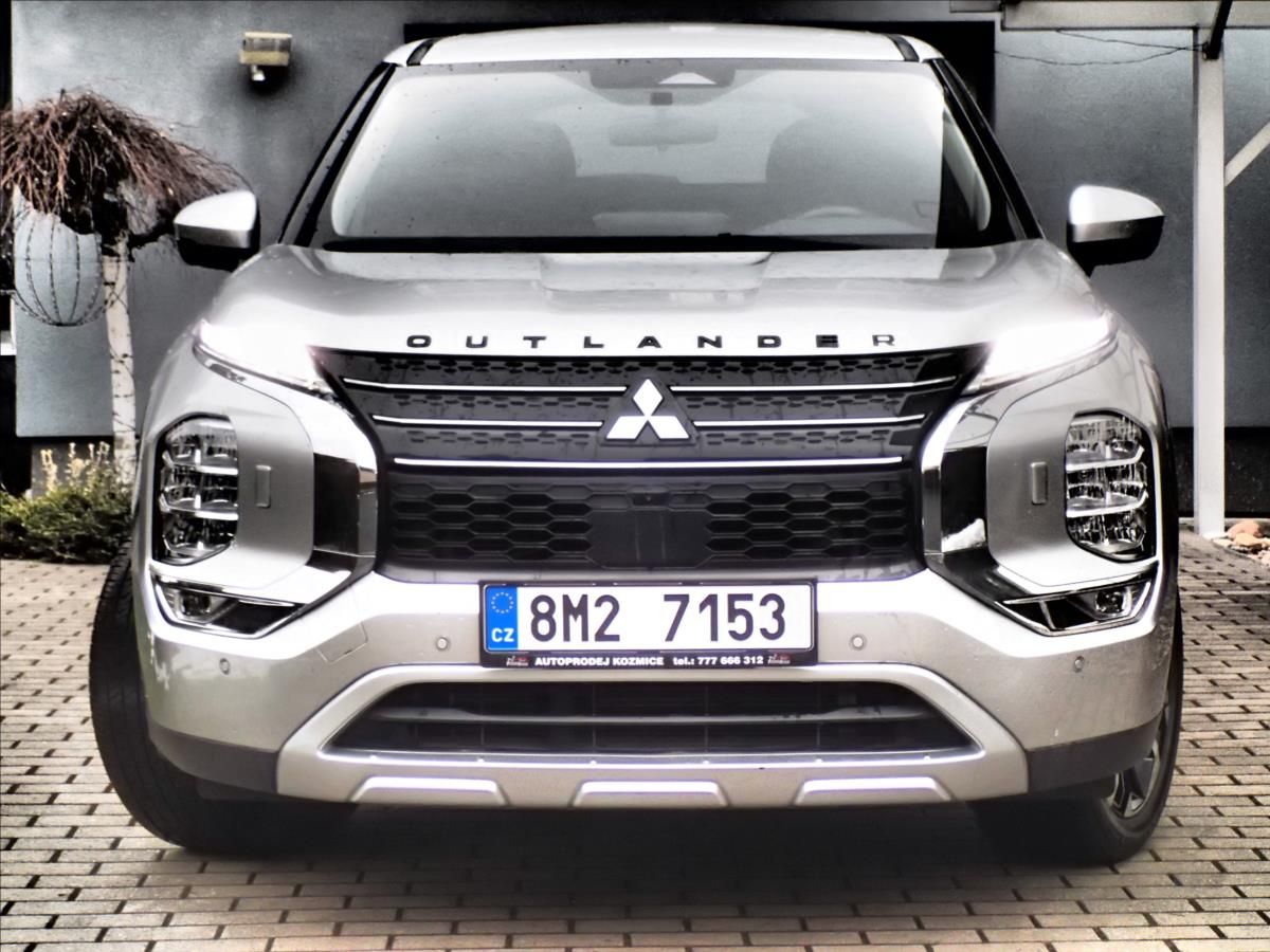 Mitsubishi Outlander, 2,4 7míst, intense - fotka 2