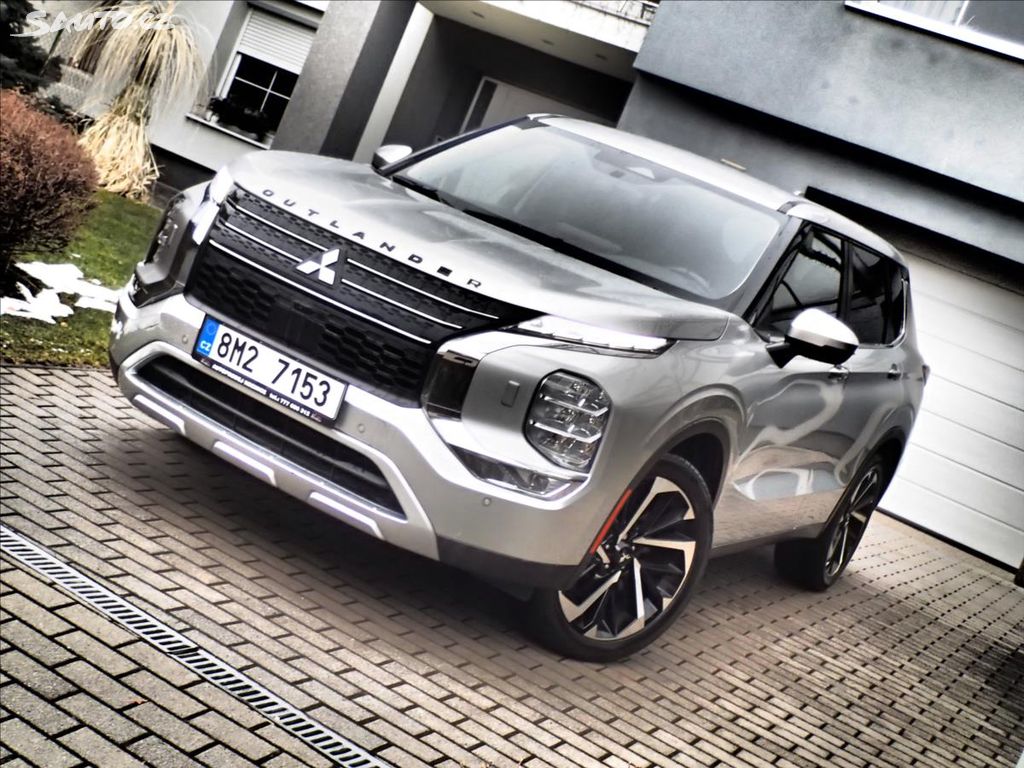 Mitsubishi Outlander, 2,4 7míst, intense