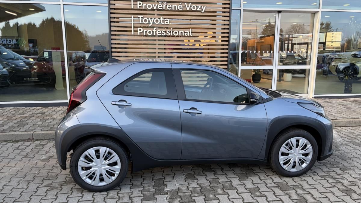 Toyota Aygo, 1,5 Active - fotka 6