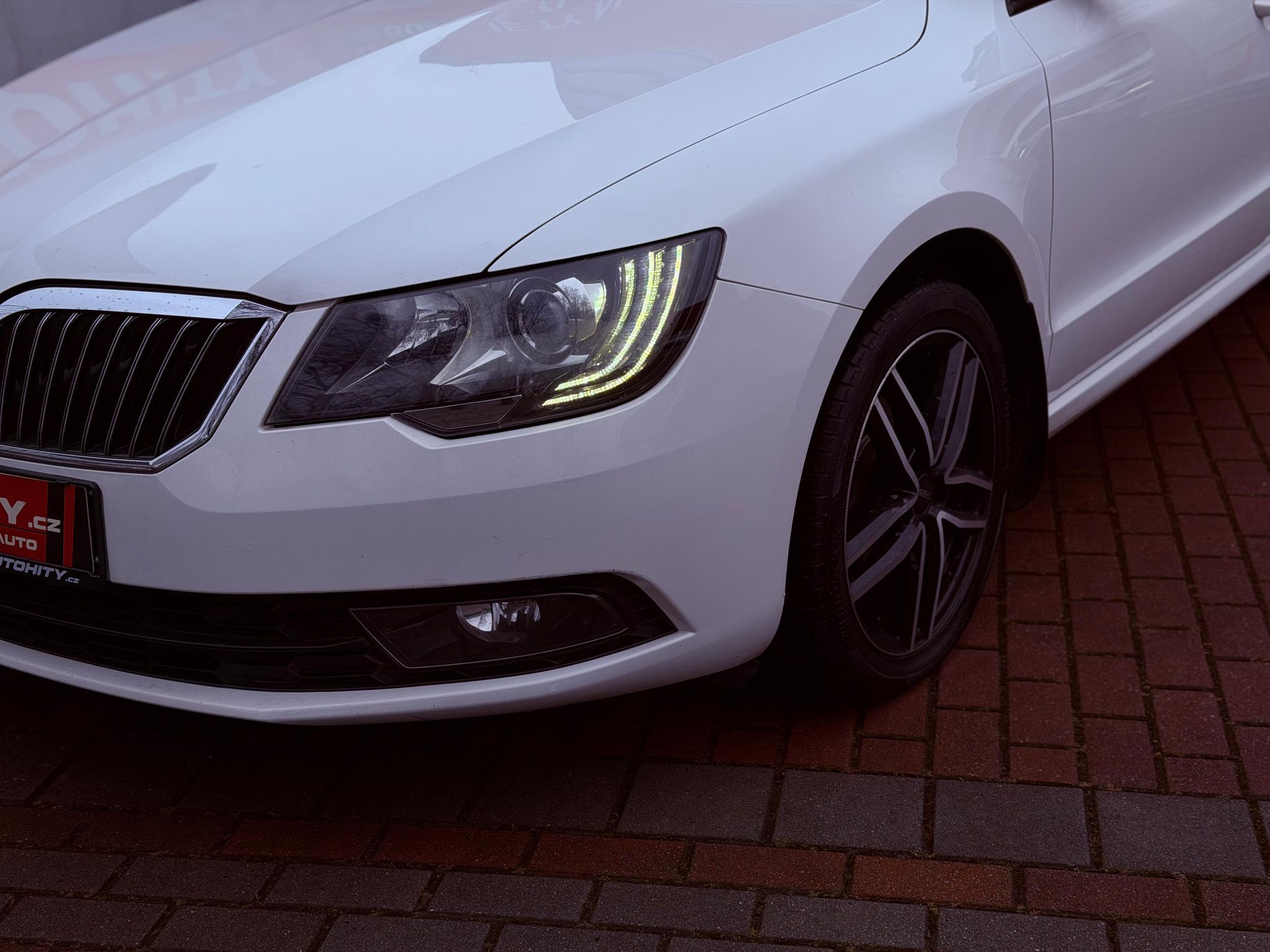 Škoda Superb, 2.0 TDi Elegance, ČR - fotka 3