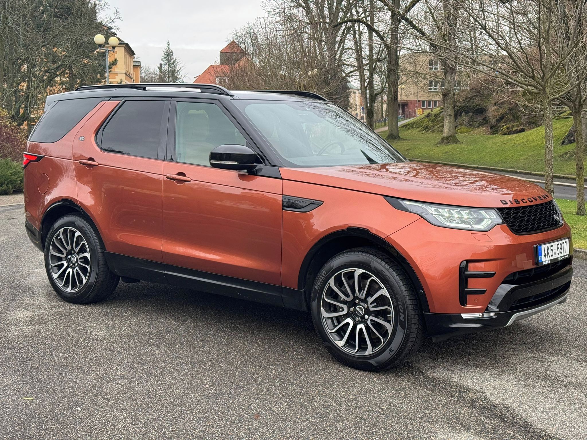 Land Rover Discovery, 3.0SDV6 ČR 1.MAJ EXTRA VÝBAVA - fotka 4