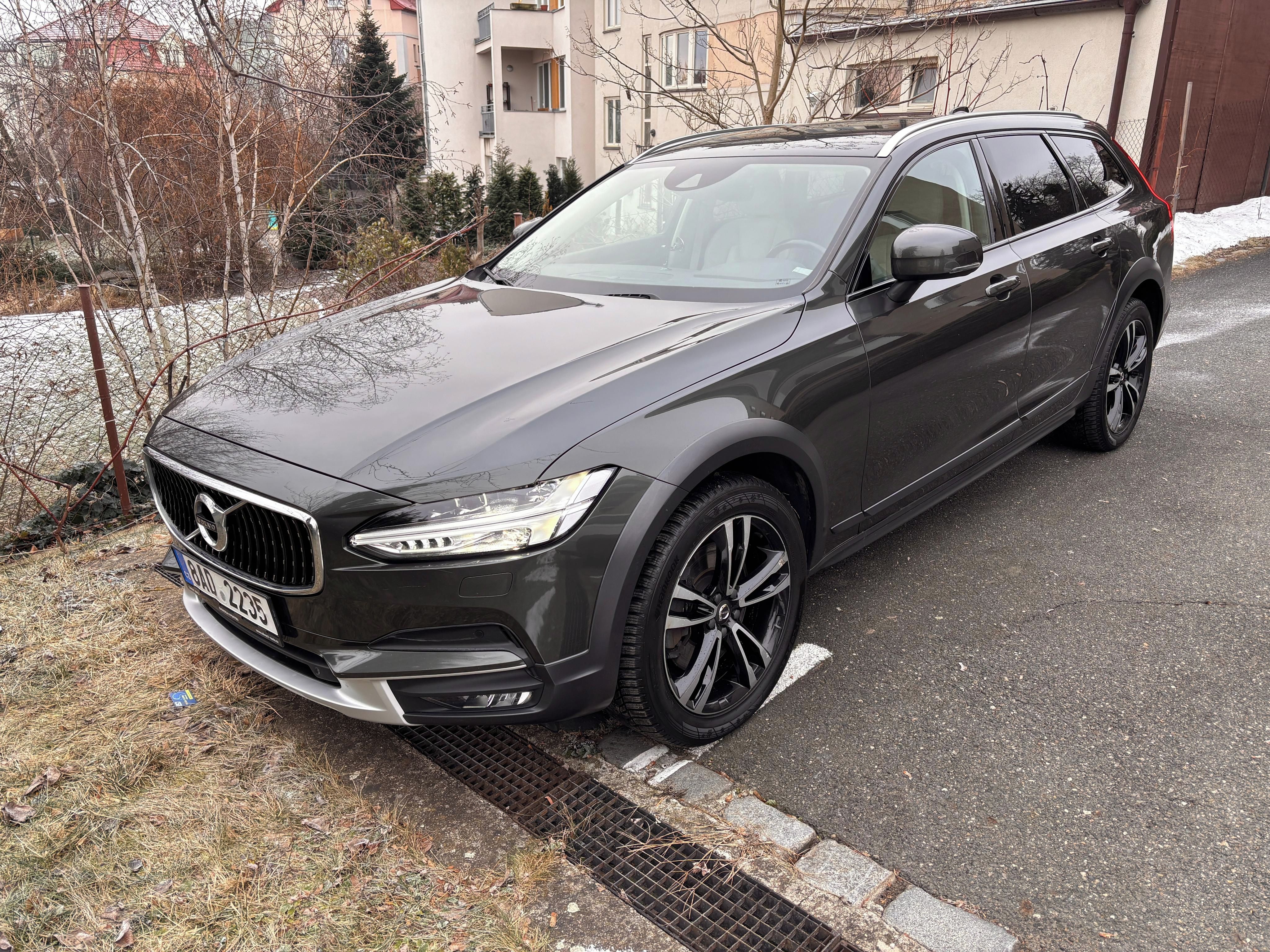 Volvo V90, Volvo V90 CC D4 AWD Polestar