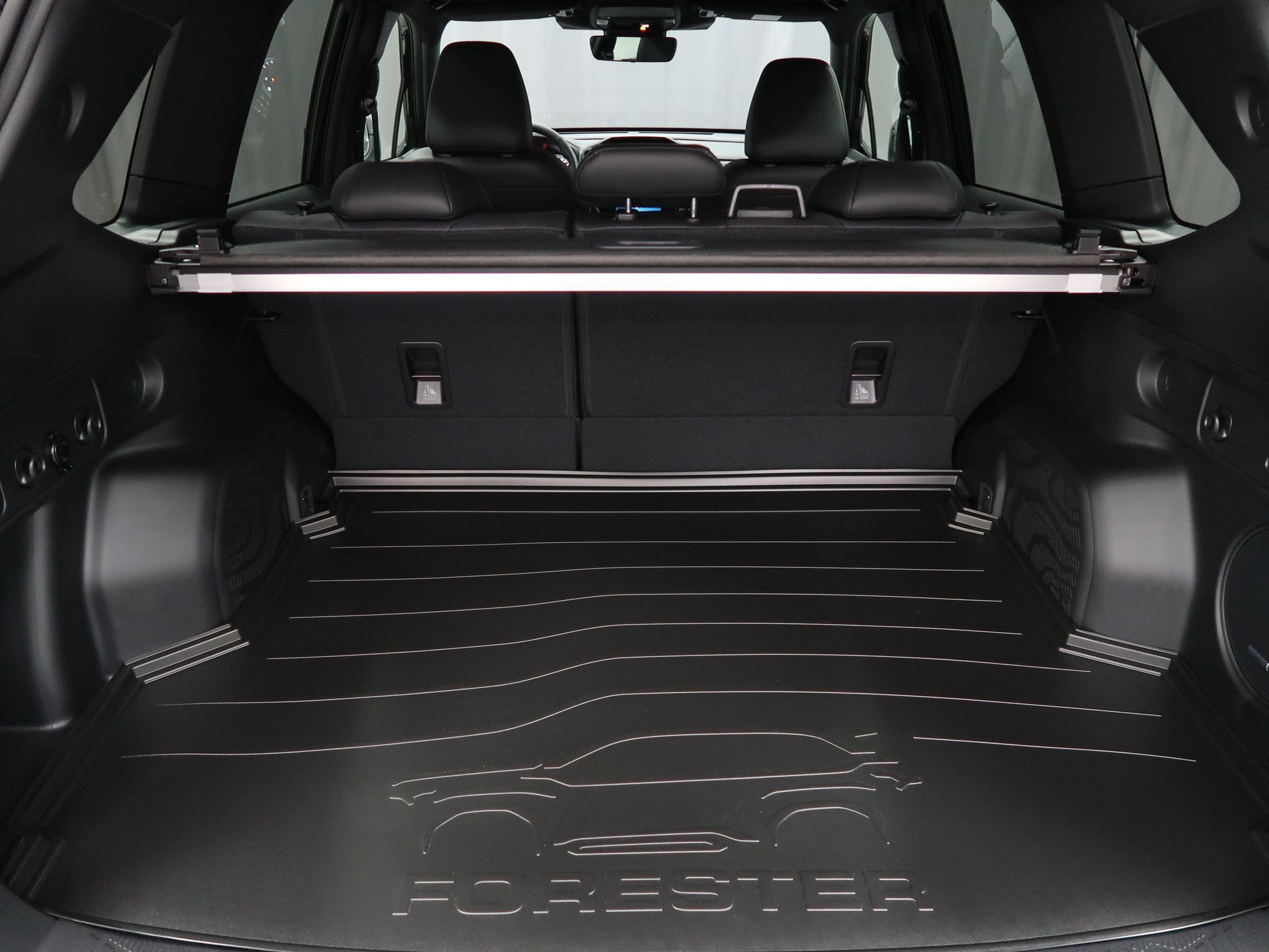 Subaru Forester, TOURING 4X4. Dodání květen. - fotka 4