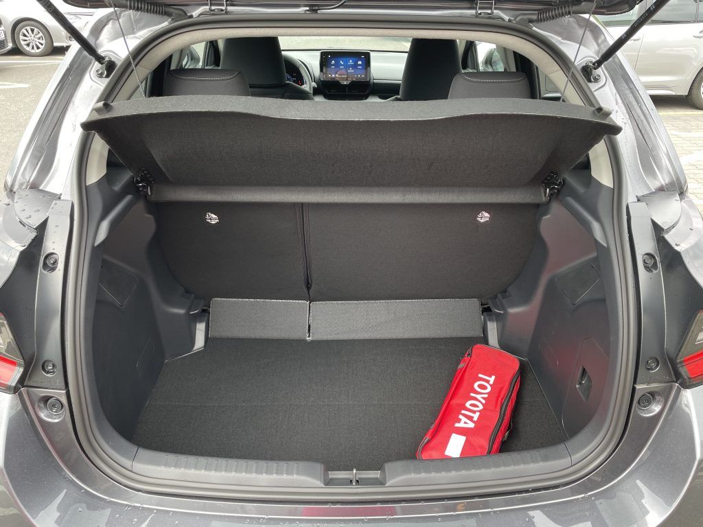 Toyota Yaris, 1.5 Hybrid Style ODBĚR 6/2026 - fotka 6