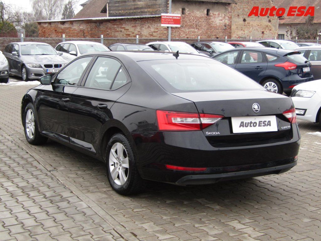 Škoda Superb, 2.0 TDi,AC,park.čidla - fotka 6