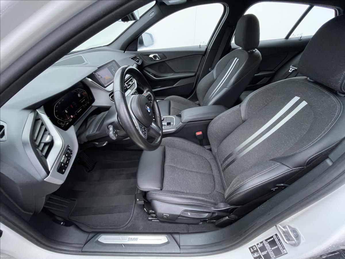BMW Řada 1, 2,0 120d xDrive AT8 Advantage - fotka 4