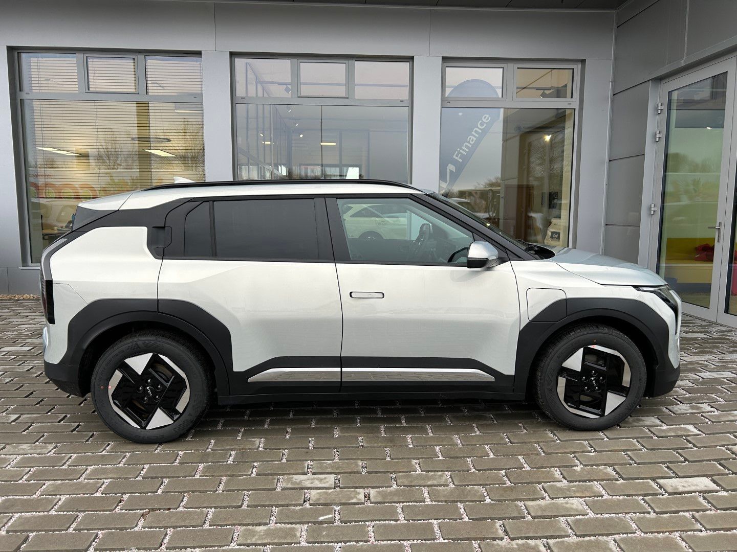 Kia EV3, 4x2 EARTH 150 KW + 81,4 KWH - fotka 6