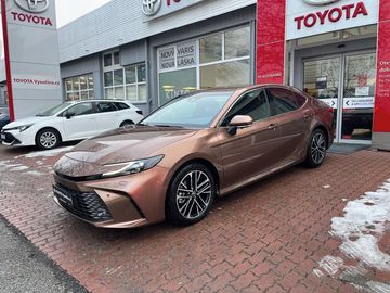 2.5L Hybrid 230 koní,