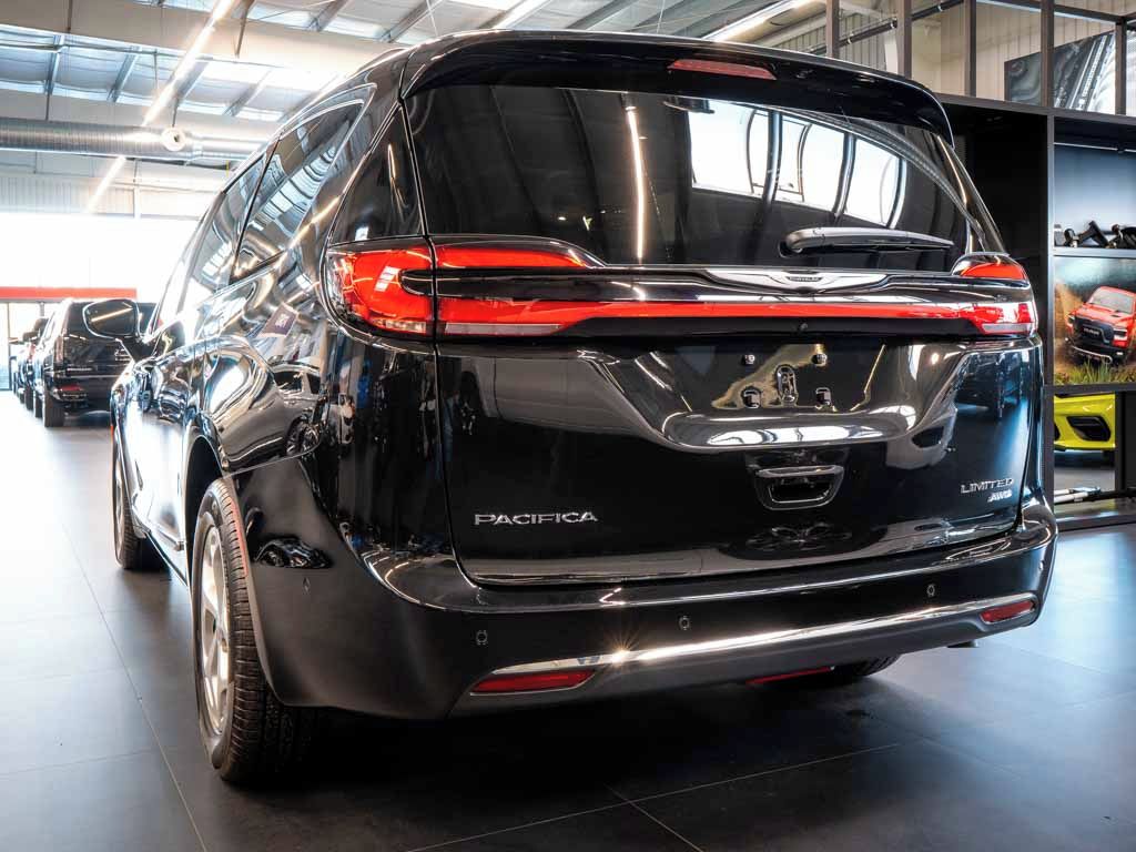 Chrysler Pacifica, 3.6 Limited AWD, 360 Cam, ACC - fotka 4