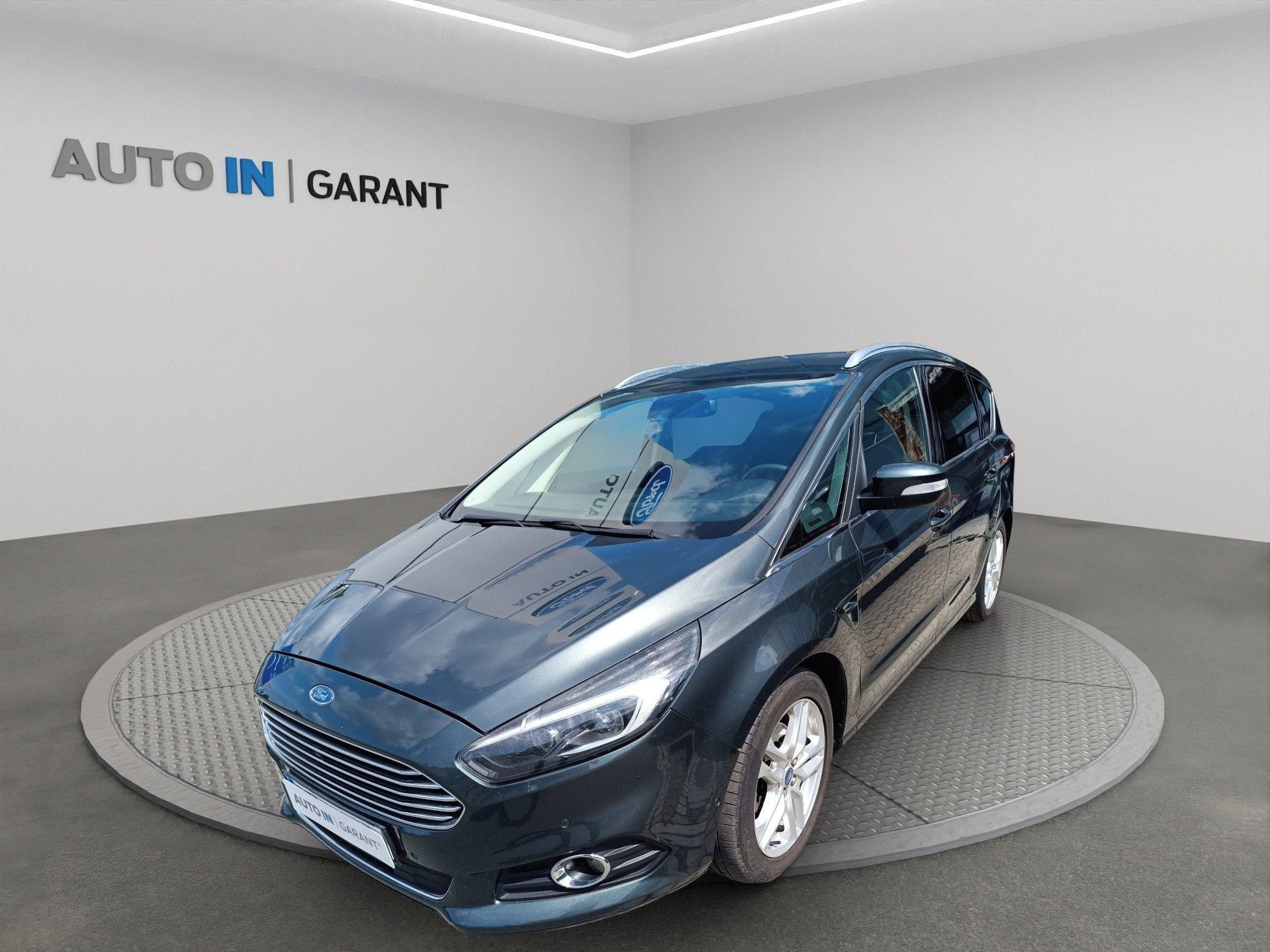 Ford S-MAX, Titanium , 132KW, ČR , 4x4 , 7