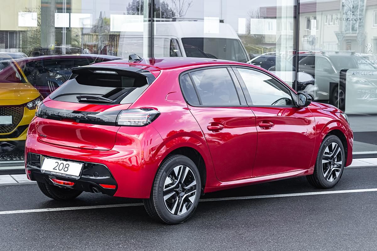 Peugeot 208, 1,2 ALLURE PureTech 100 S&S MA - fotka 6