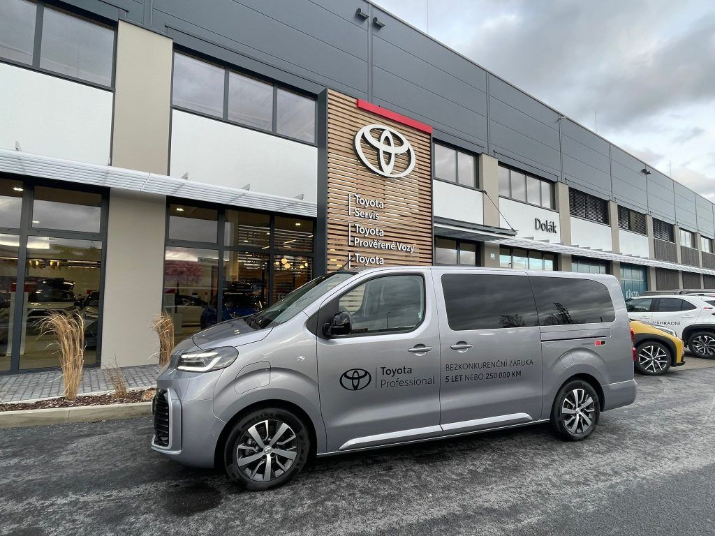 Toyota Proace Verso, EV L2 136HP 75 KWh Family 8S