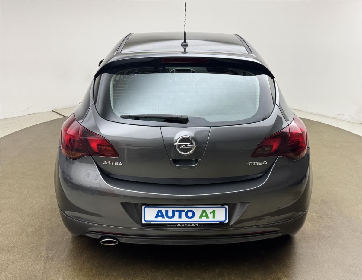 Opel Astra, 1,4 103kW 2X KOLA AC 1.MAJ ČR - fotka 5