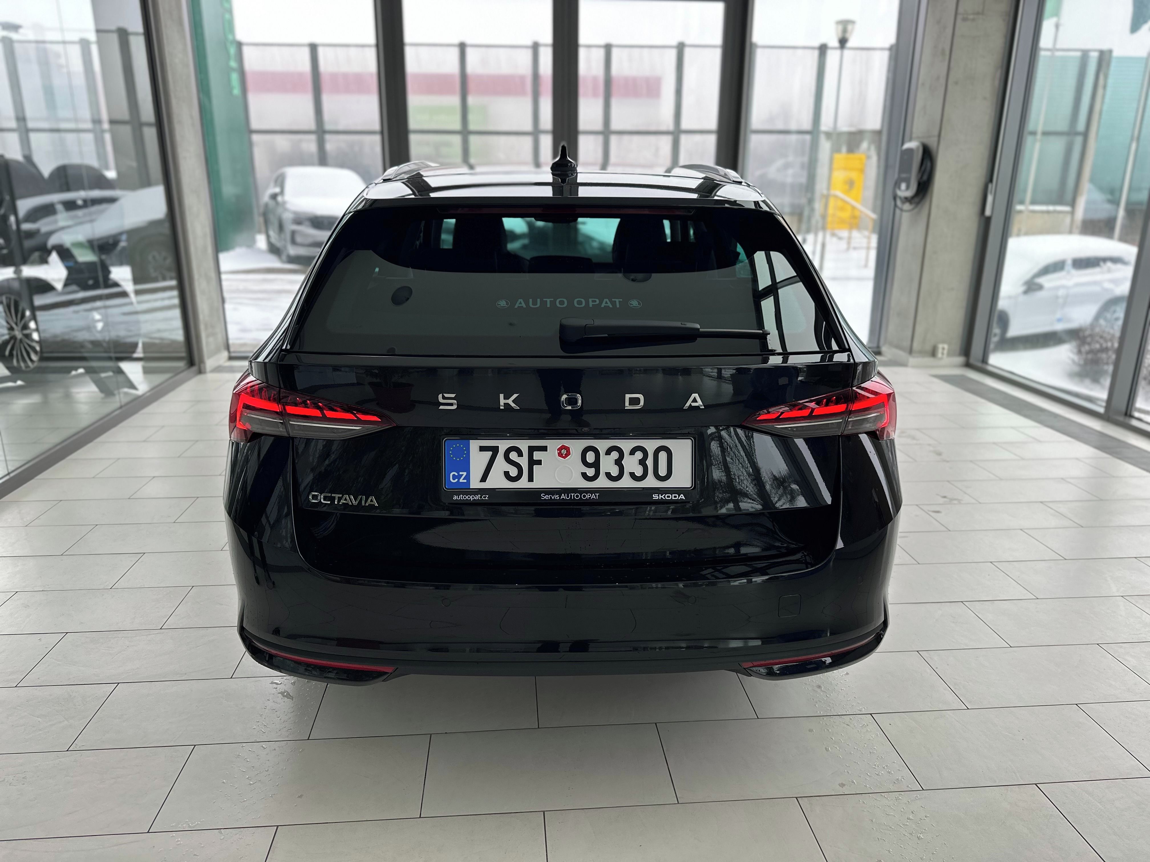 Škoda Octavia, Excl. Sel. 2,0 TDI 110 kW - fotka 6
