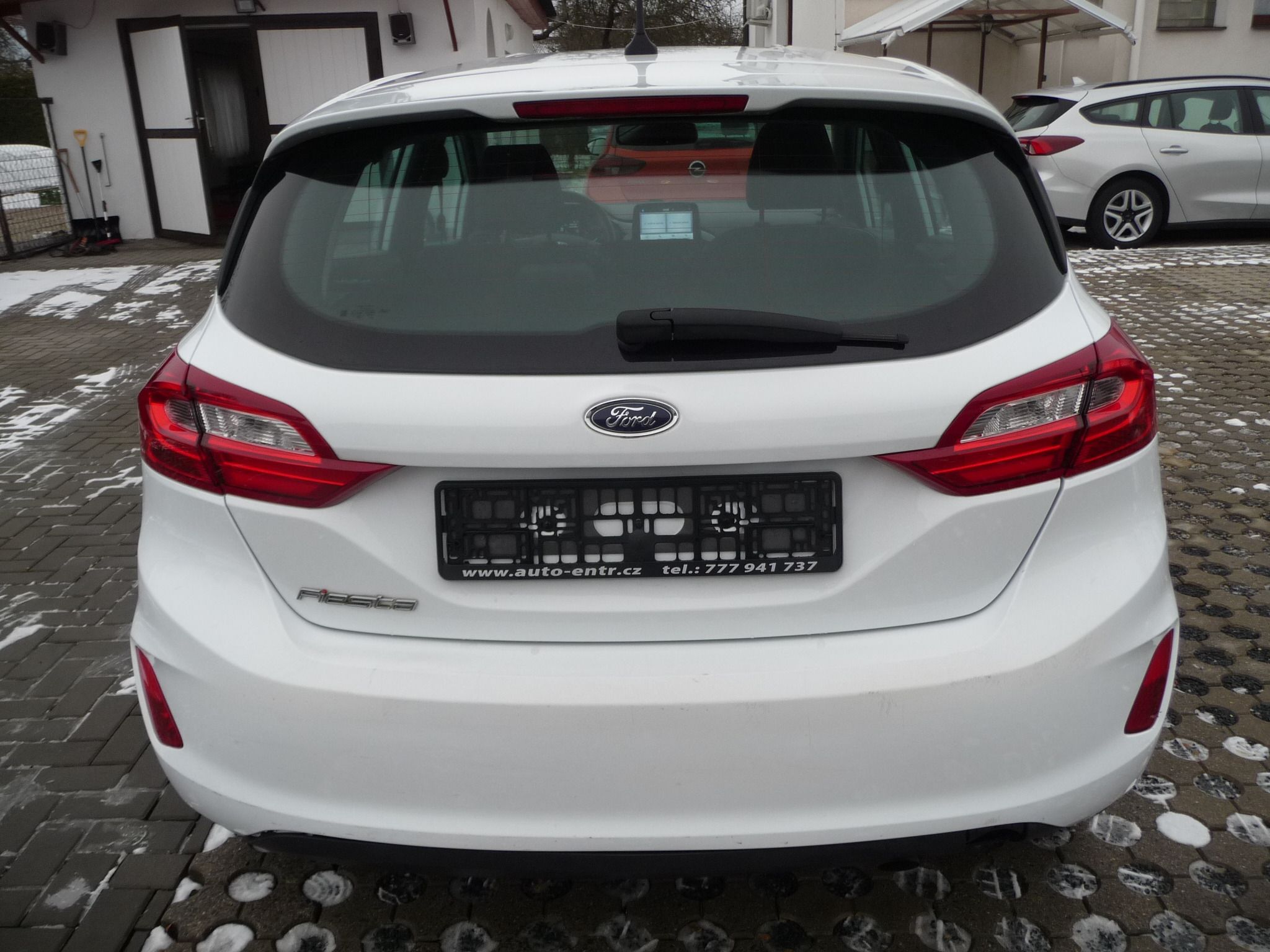 Ford Fiesta, 1.0i 74kw Titanium po 1.majite - fotka 6