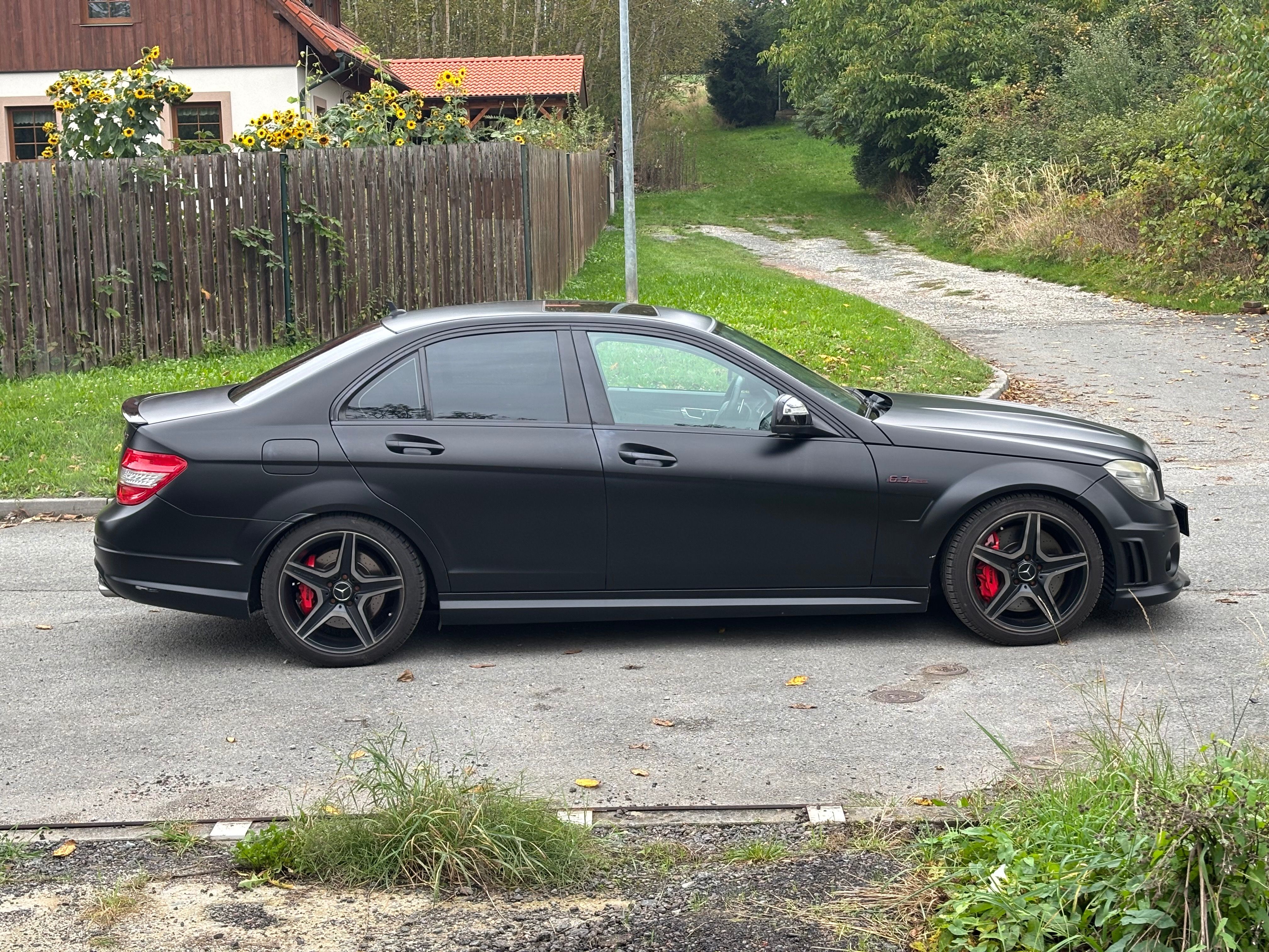 Mercedes-Benz Třídy C, Atmosférický V8 - fotka 4