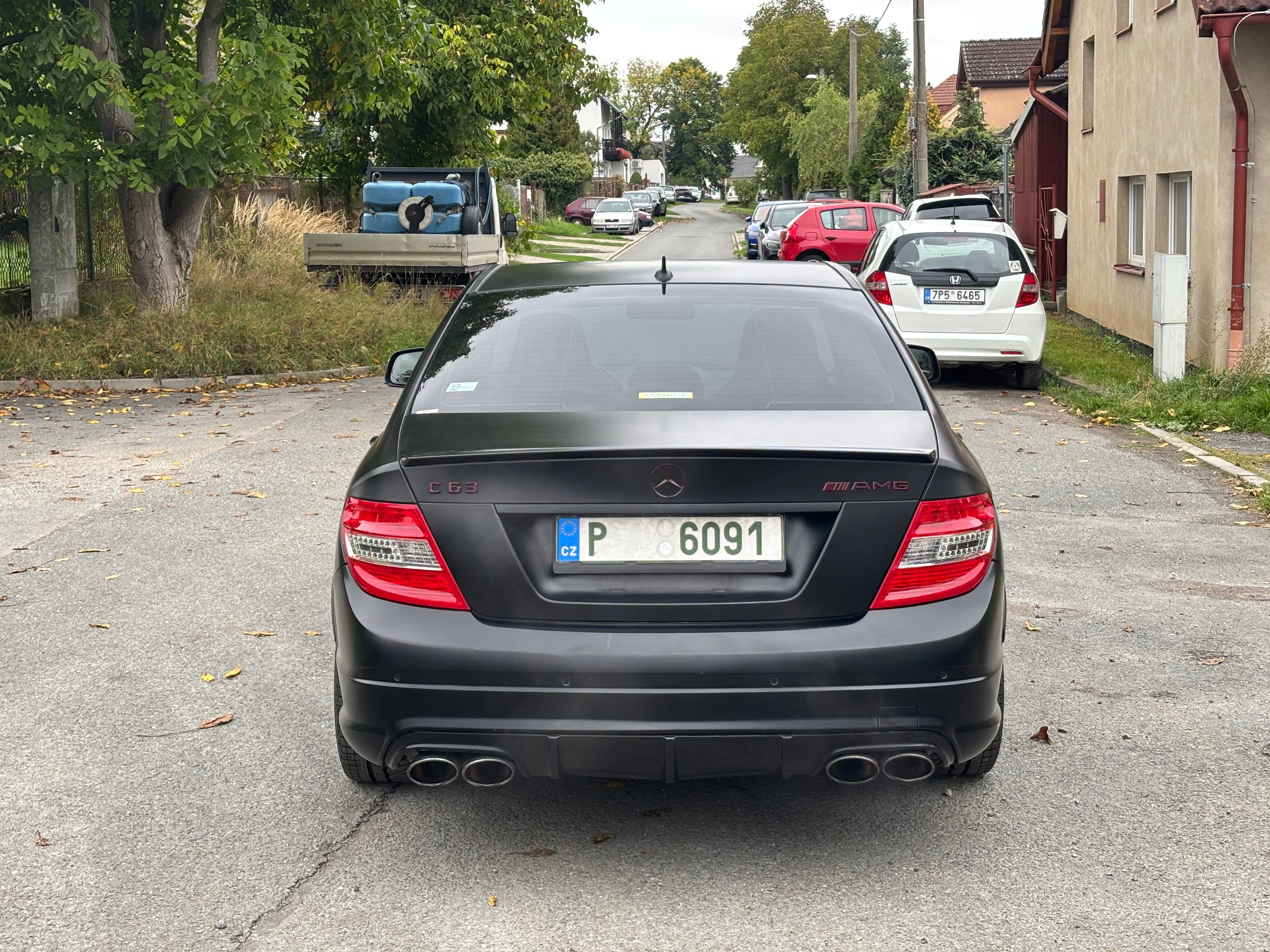 Mercedes-Benz Třídy C, Atmosférický V8 - fotka 6