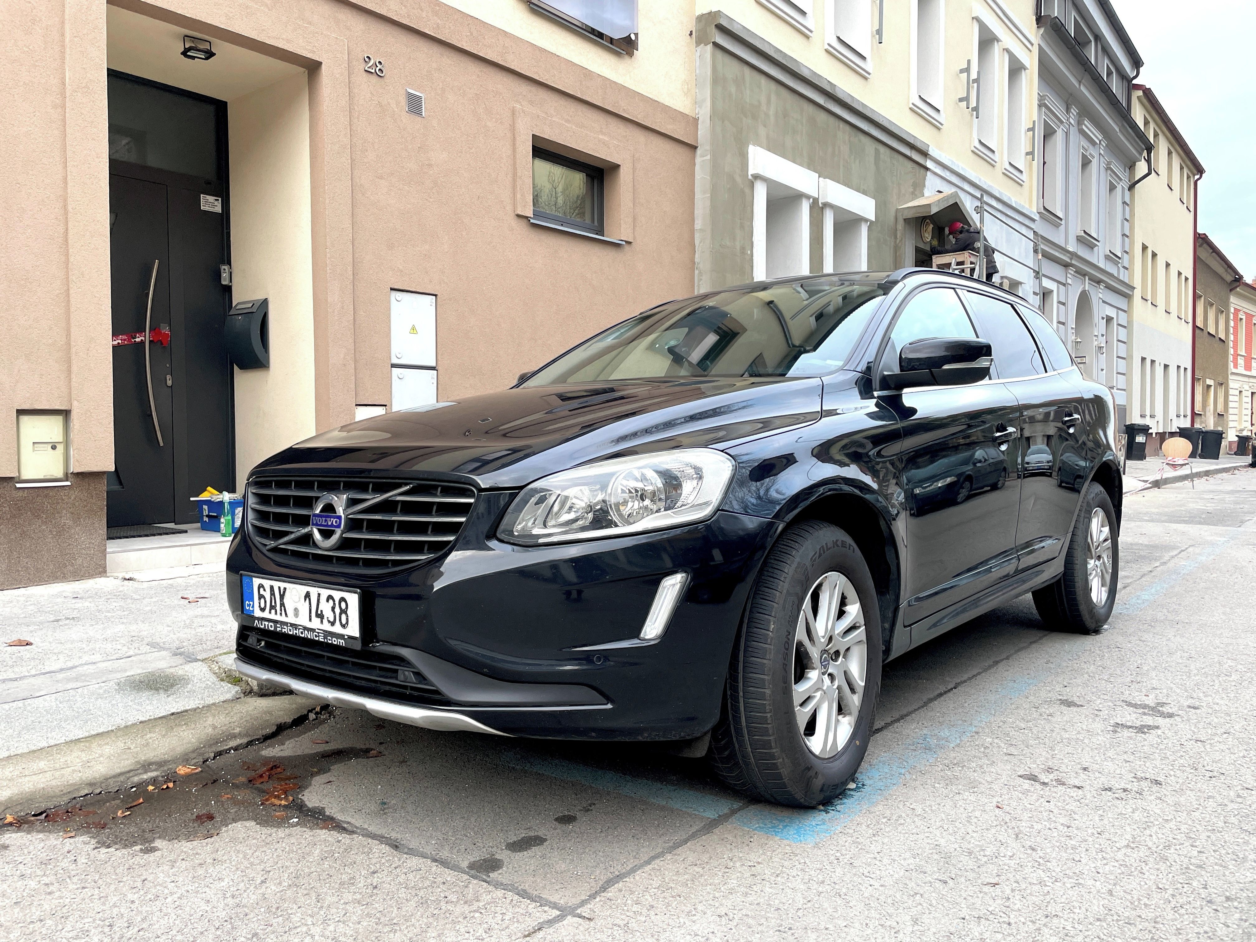 Volvo XC60, 2. majitel - Servisováno - fotka 2