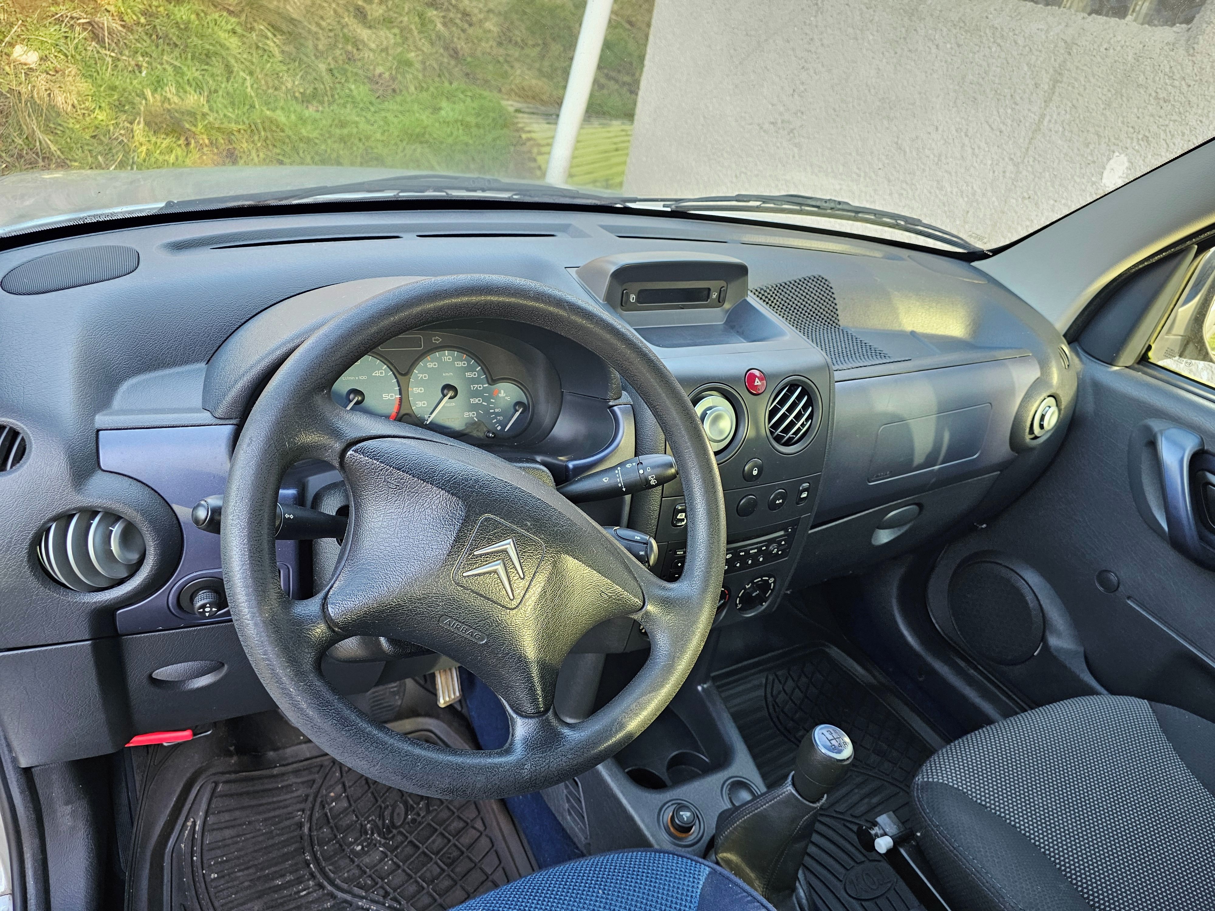 Citroën Berlingo, Vůz s úpravou pro převoz ZTP - fotka 5